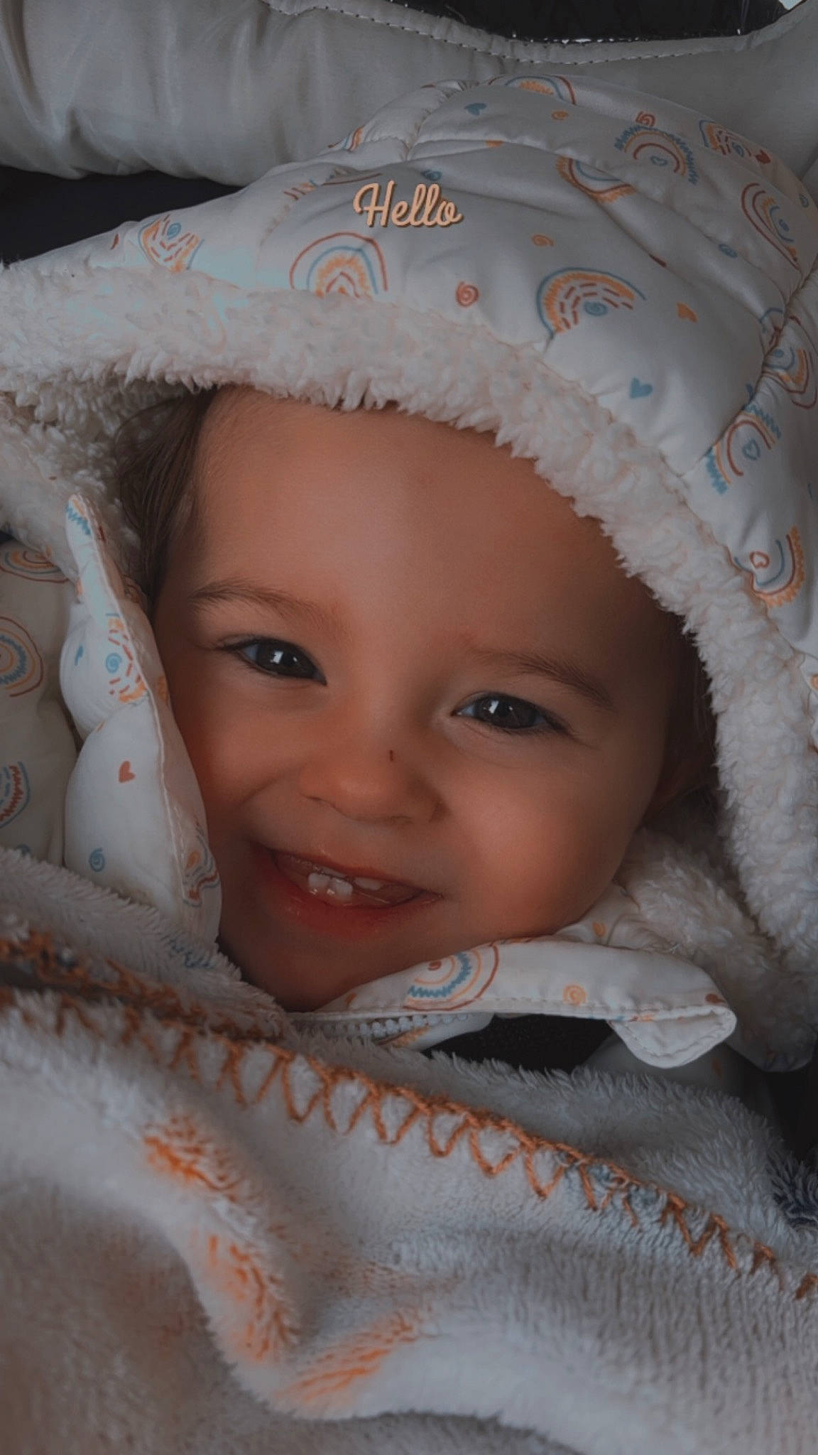 Mila a rejoint le concours — aidez-le/la à gagner de superbes lots ! cap, cheek, chin, eye, eyebrow, eyelash, face, flash_photography, happy, hat, head, headgear, headwear, iris, joy, lip, nose, organ, person, pink