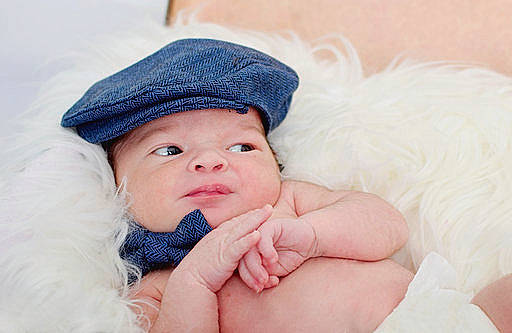 Jules participe au concours pour gagner de l'argent avec cette photo : baby, baby_sleeping, beanie, bonnet, cap, cheek, child, fashion_accessory, finger, fur, hand, hat, headgear, headwear, lip, mouth, nose, person, photography, portrait_photography