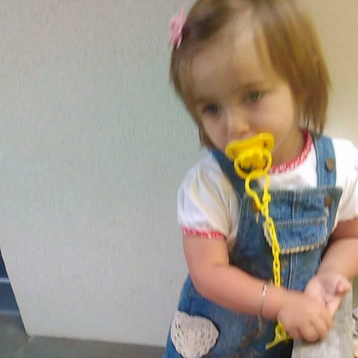 Ammla a rejoint le concours — aidez-le/la à gagner de superbes lots ! arm, baby_products, cheek, child, ear, fun, girl, infant, joy, mouth, nose, person, play, product, textile, toddler