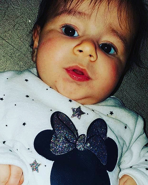 Amelis a rejoint le concours — aidez-le/la à gagner de superbes lots ! baby, beauty, cheek, child, chin, cool, eye, eyebrow, face, forehead, hair, head, lip, nose, organ, person, pink, selfie, skin, smile