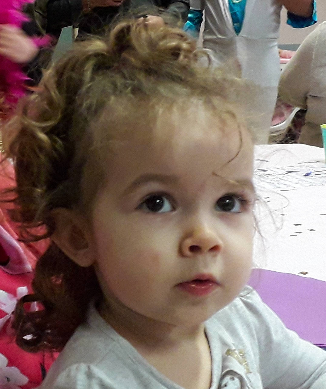 Lena participe au concours pour gagner de l'argent avec cette photo : baby, blond, cheek, child, chin, ear, eye, eyebrow, face, forehead, hair, hairstyle, head, human, iris, lip, nose, person, skin, smile