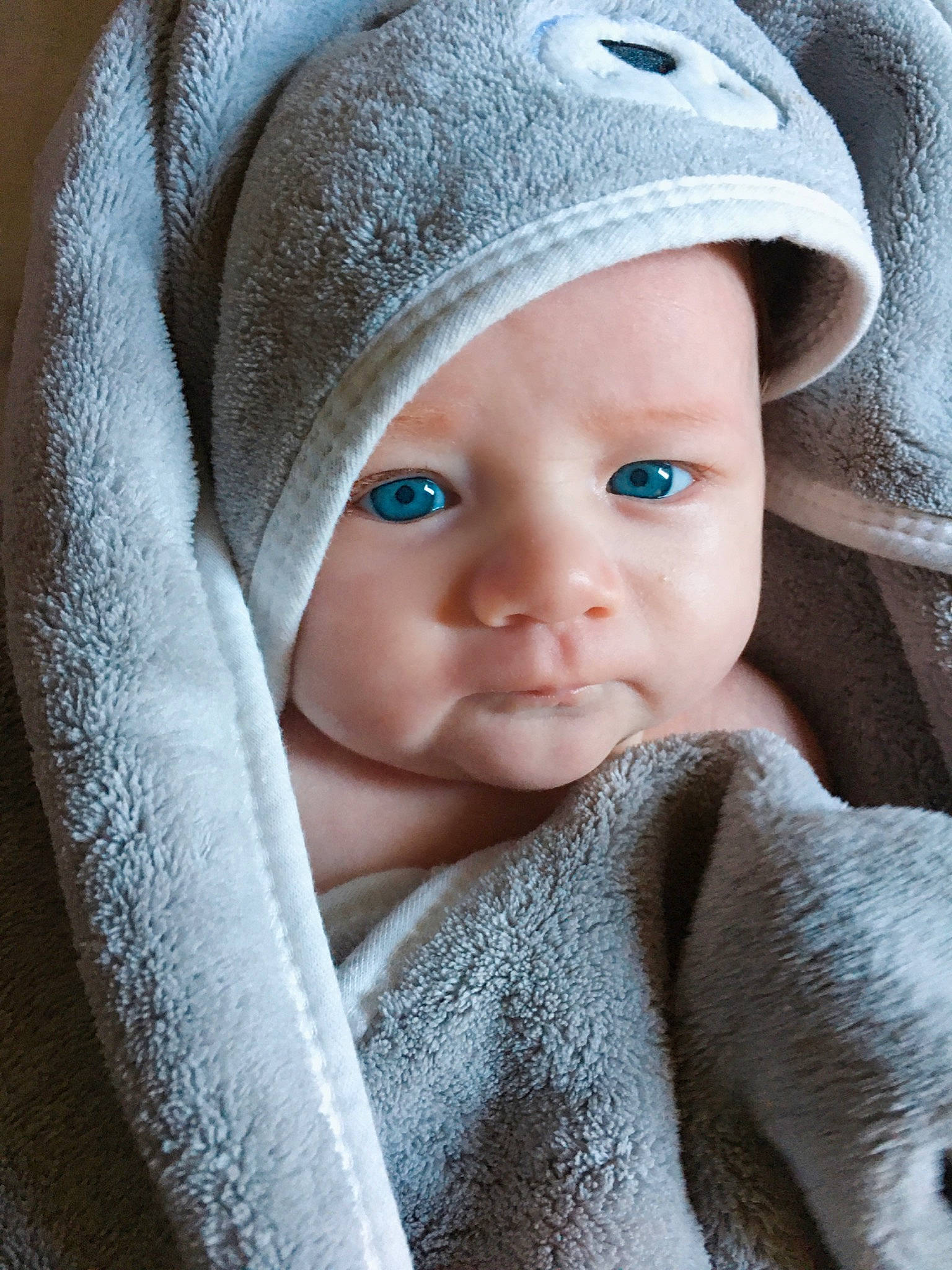 Noelly a rejoint le concours — aidez-le/la à gagner de superbes lots ! baby, baby_toddler_clothing, beanie, cap, cheek, child, clothing, comfort, electric_blue, eyebrow, eyelash, fashion_accessory, headwear, knit_cap, lip, outerwear, person, skin, sleeve, toddler