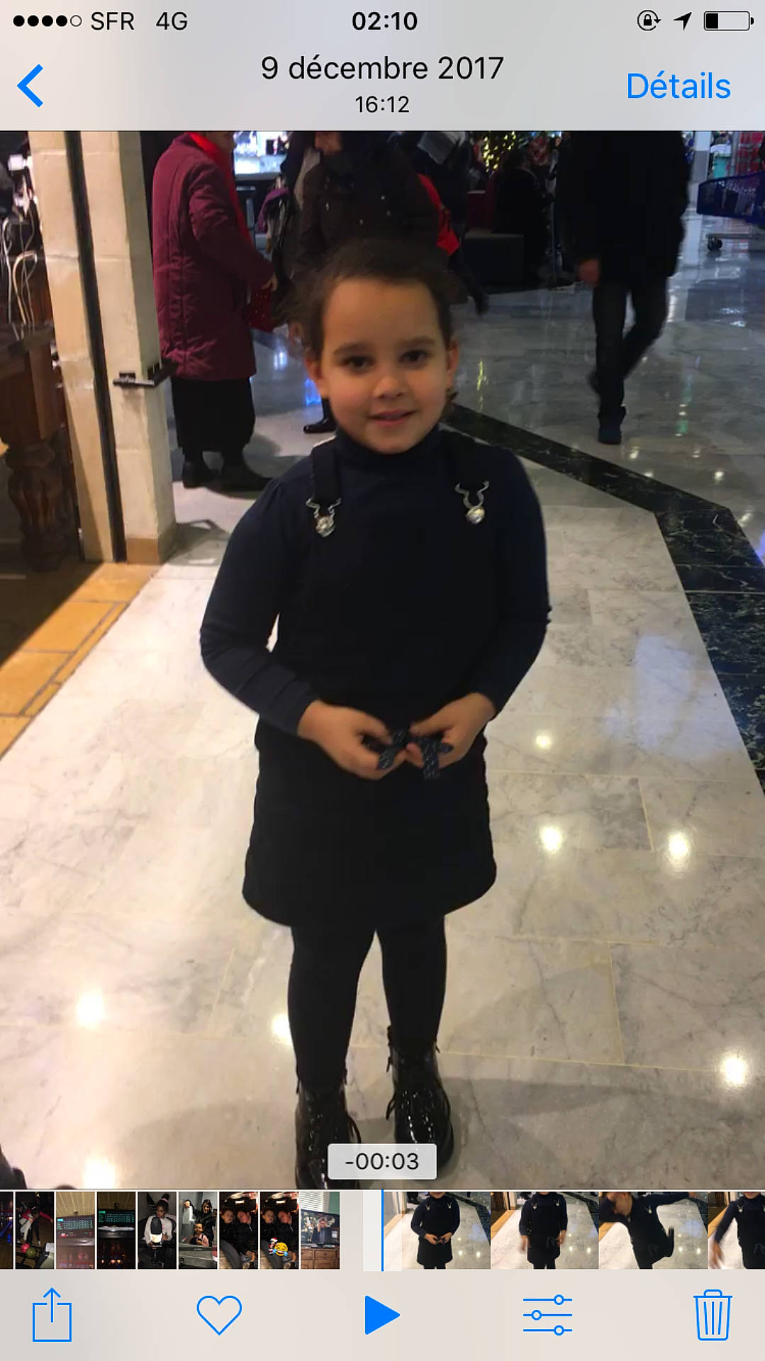 Chaïma a rejoint le concours — aidez-le/la à gagner de superbes lots ! child, footwear, fun, girl, outerwear, person, product, shoe