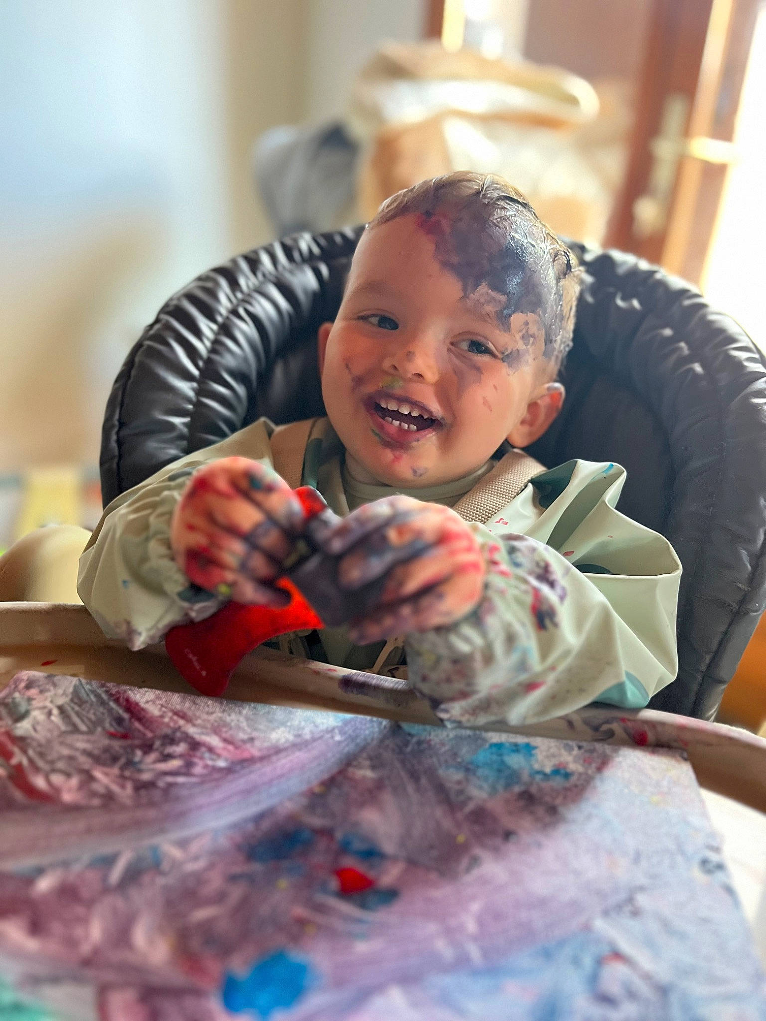 Timéo participe au concours pour gagner de l'argent avec cette photo : baby, chair, child, comfort, couch, event, fun, happy, iris, joy, laugh, leisure, linens, person, play, recreation, room, sitting, smile, toddler