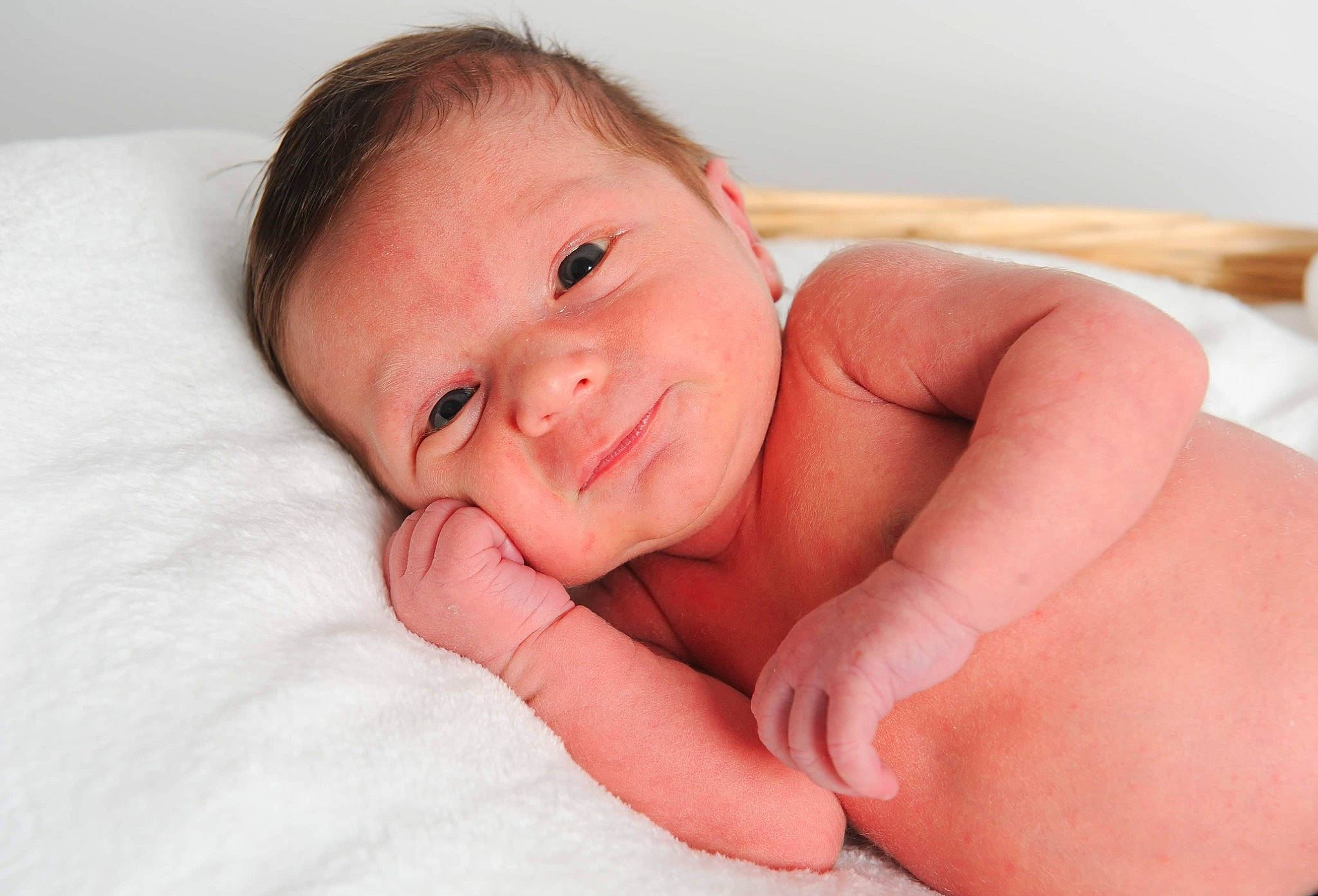 émilio participe au concours pour gagner de l'argent avec cette photo : baby, baby_sleeping, bedtime, cheek, child, close_up, face, finger, hand, lip, mouth, muscle, neck, nose, person, photography, skin, stomach, toddler