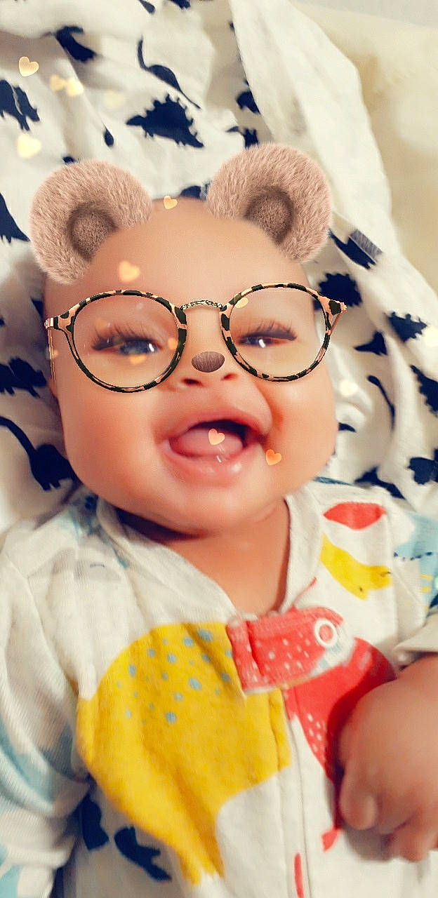 Matias is registered to the contest to win money with this photo: cheek, chin, eye, eyebrow, eyelash, eyewear, face, finger, gesture, glasses, hand, happy, head, lip, nose, person, pink, skin, smile, textile