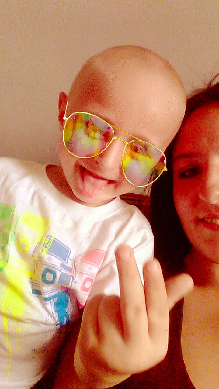 Bryan participe au concours pour gagner de l'argent avec cette photo : baby, child, cool, ear, eyewear, fun, glasses, goggles, happy, joy, nose, person, personal_protective_equipment, skin, smile, sunglasses, toddler, vision_care