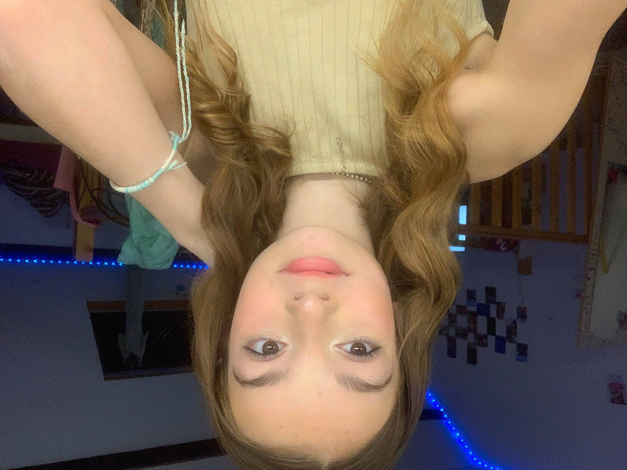 Méliana a rejoint le concours — aidez-le/la à gagner de superbes lots ! cheek, chest, chin, ear, eye, eyebrow, eyelash, eyewear, finger, forehead, gesture, hair, human_body, jaw, joy, lip, mouth, neck, nose, person