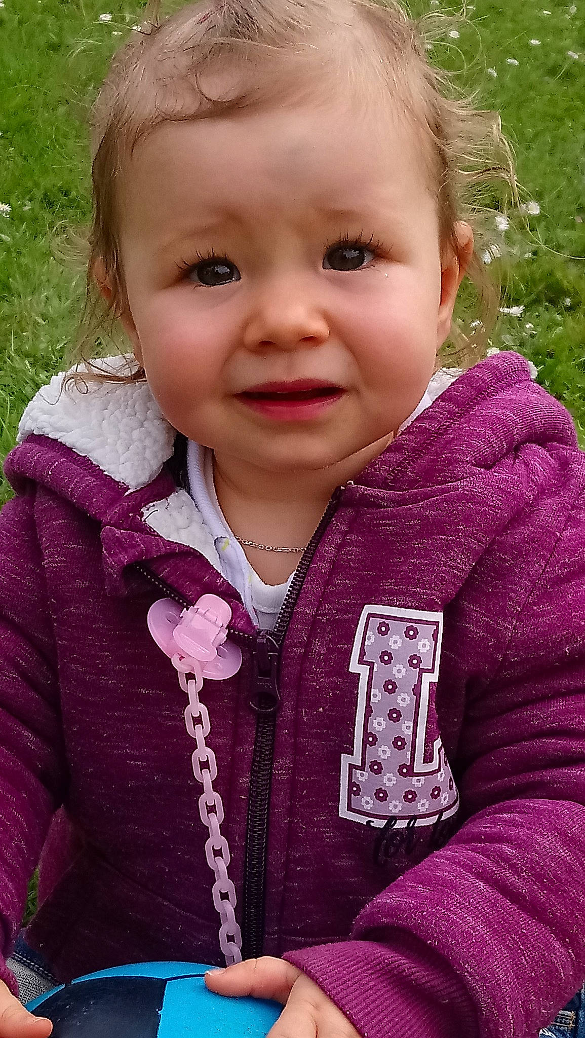 Oxana a rejoint le concours — aidez-le/la à gagner de superbes lots ! cheek, child, eye, face, head, iris, lip, nose, outerwear, person, pink, skin, smile, toddler