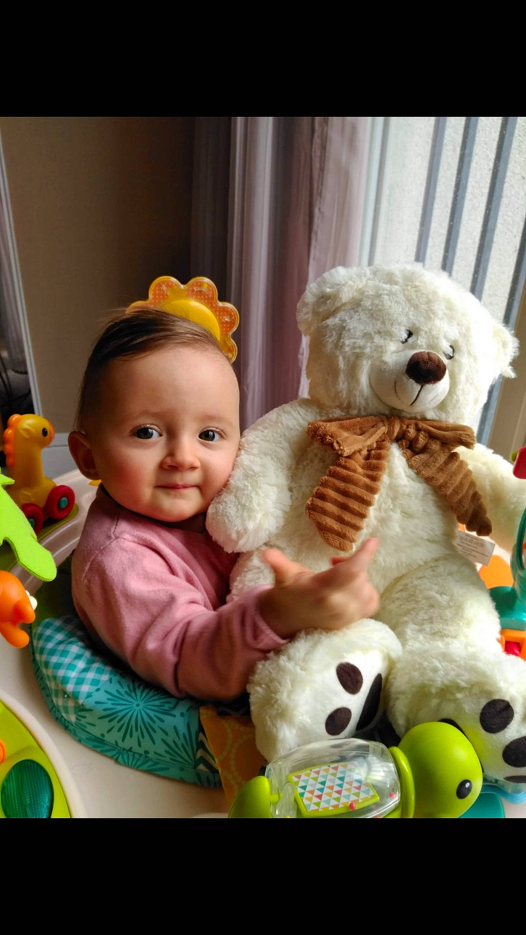 Eliana a rejoint le concours — aidez-le/la à gagner de superbes lots ! child, infant, person, play, product, skin, stuffed_toy, teddy_bear, toddler, toy