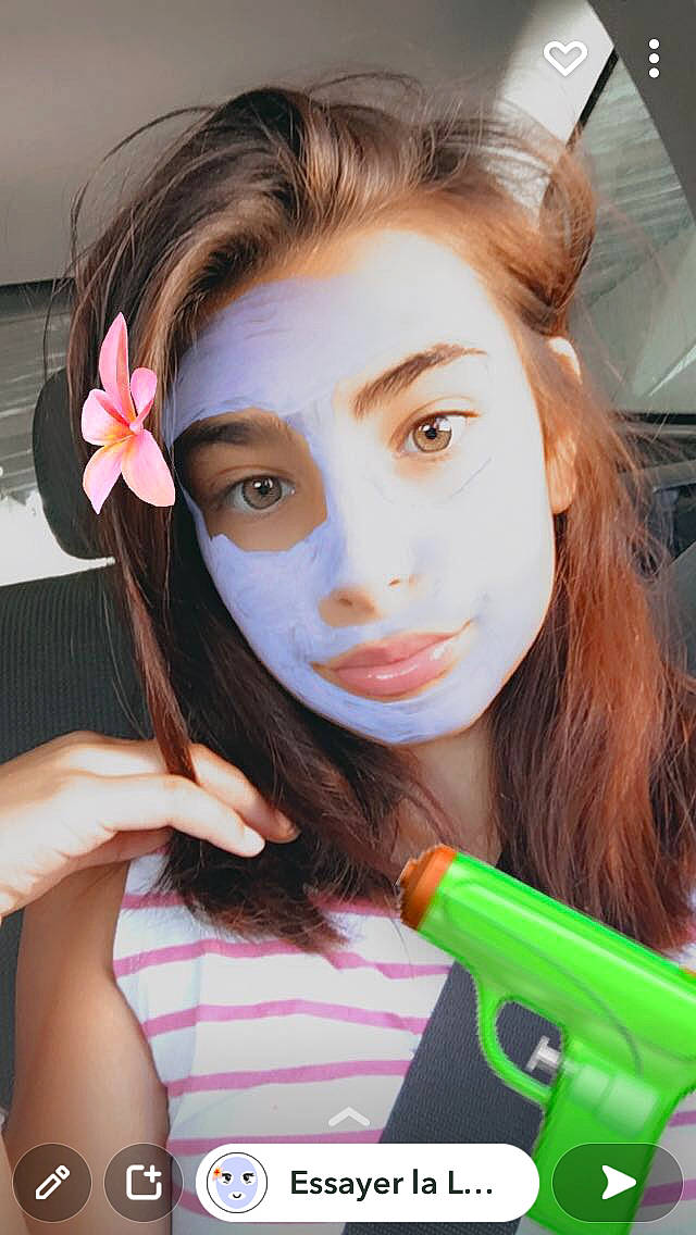 Johanna participe au concours pour gagner de l'argent avec cette photo : beauty, black_hair, brown_hair, cosmetics, eye, eyelash, face, facial_expression, flower, hair, happy, lip, lipstick, long_hair, magenta, makeover, person, petal, pink, snapshot