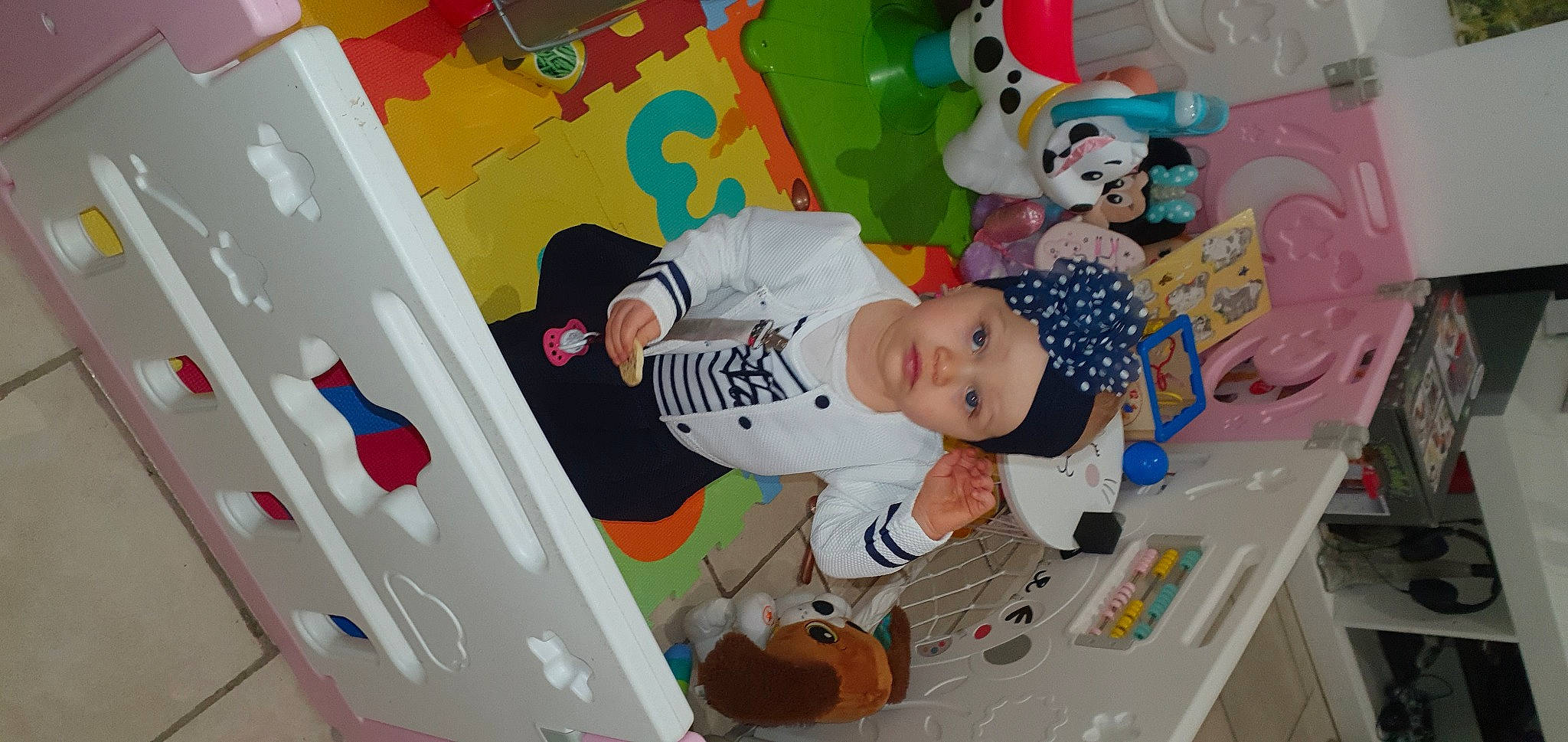 Laurianna a rejoint le concours — aidez-le/la à gagner de superbes lots ! art, baby, baby_products, baby_toys, child, fun, happy, headwear, kindergarten, leisure, person, play, product, room, smile, snapshot, space, t_shirt, textile, toddler