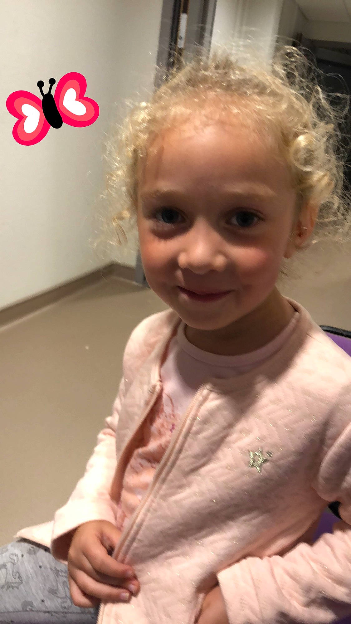 Shanna a rejoint le concours — aidez-le/la à gagner de superbes lots ! baby, blond, cheek, chest, child, chin, eyebrow, fun, hair, happy, head, human_body, iris, joy, lip, mouth, nose, person, pink, skin