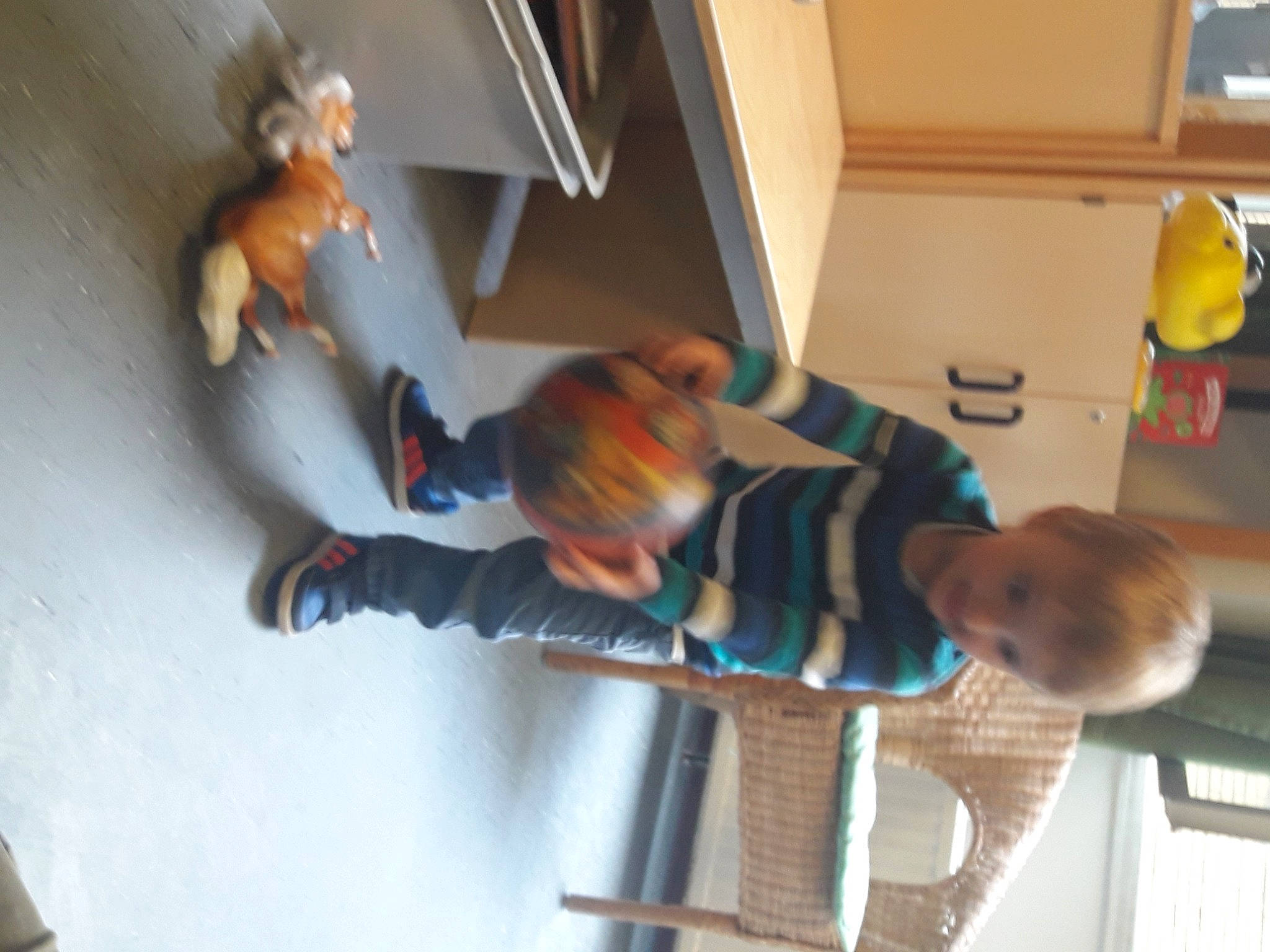 Mathys a rejoint le concours — aidez-le/la à gagner de superbes lots ! child, person