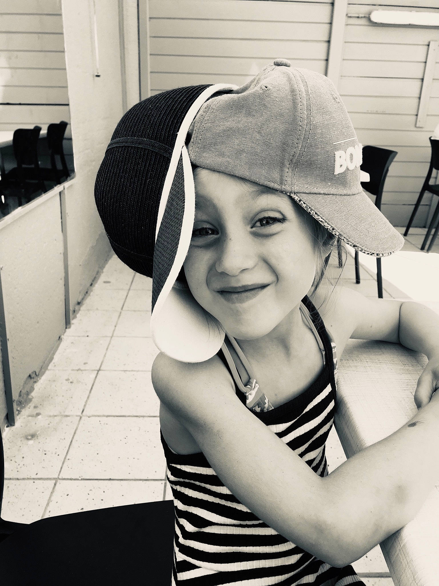 Anna-lia a rejoint le concours — aidez-le/la à gagner de superbes lots ! black_and_white, cap, cool, elbow, eye, face, flash_photography, fun, gesture, happy, hat, headgear, joy, lip, person, shoulder, smile, snapshot, standing, style