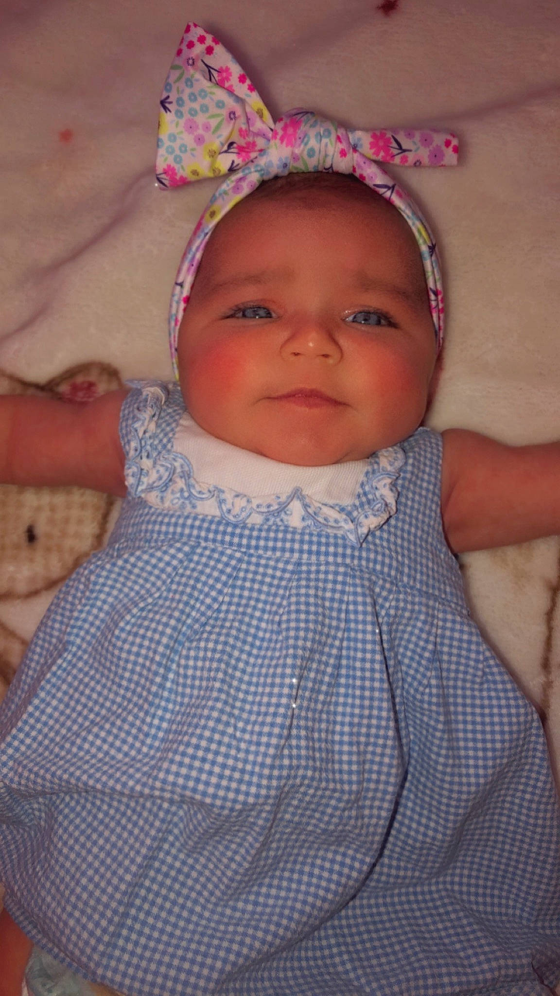 Dina a rejoint le concours — aidez-le/la à gagner de superbes lots ! baby, baby_toddler_clothing, cheek, eye, eyebrow, eyelash, face, happy, head, headband, headgear, iris, lip, mouth, neck, nose, person, pink, skin, textile