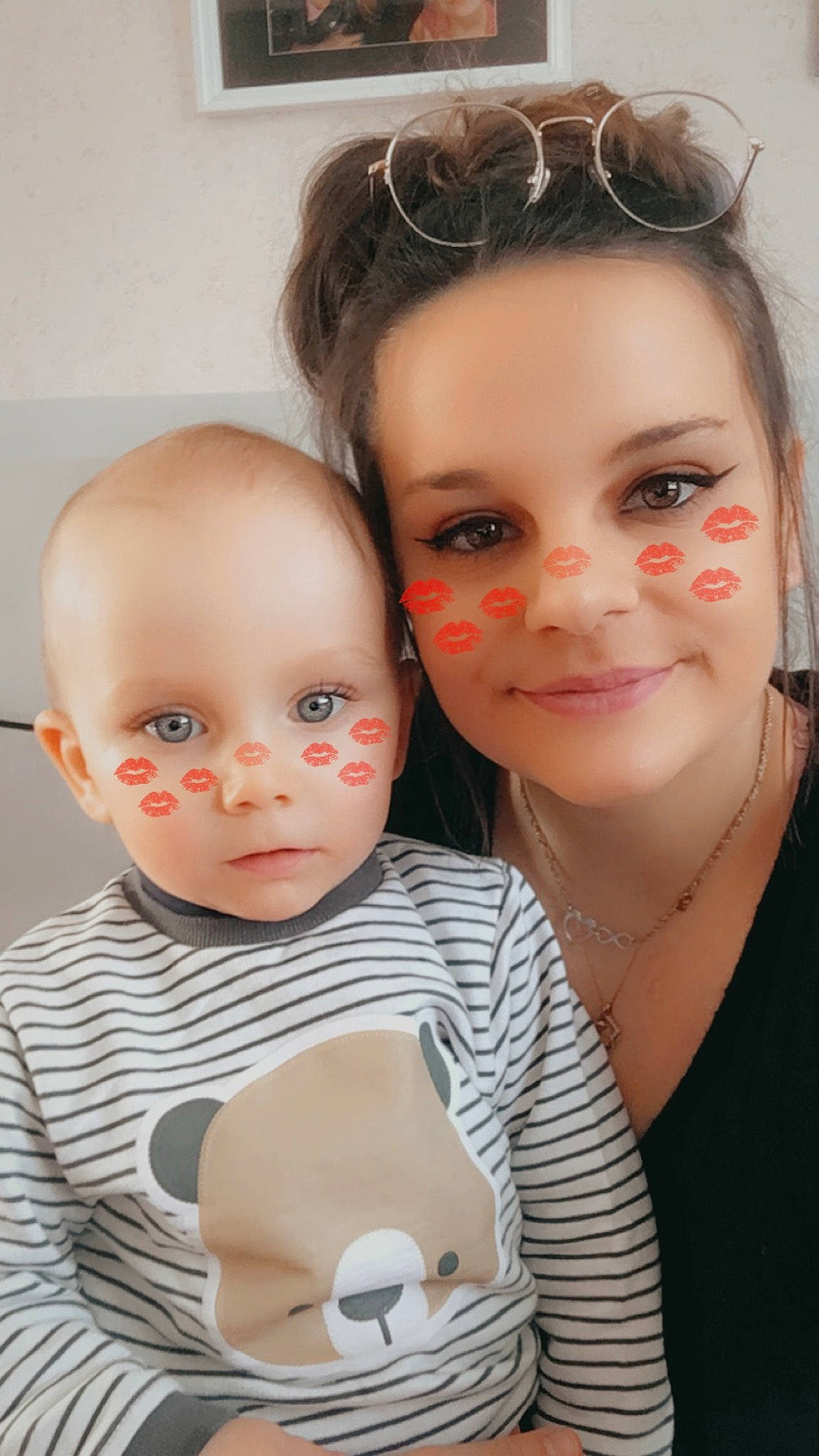 Ethan participe au concours pour gagner de l'argent avec cette photo : baby, cheek, child, face, forehead, head, joy, lip, nose, person, skin, smile, toddler
