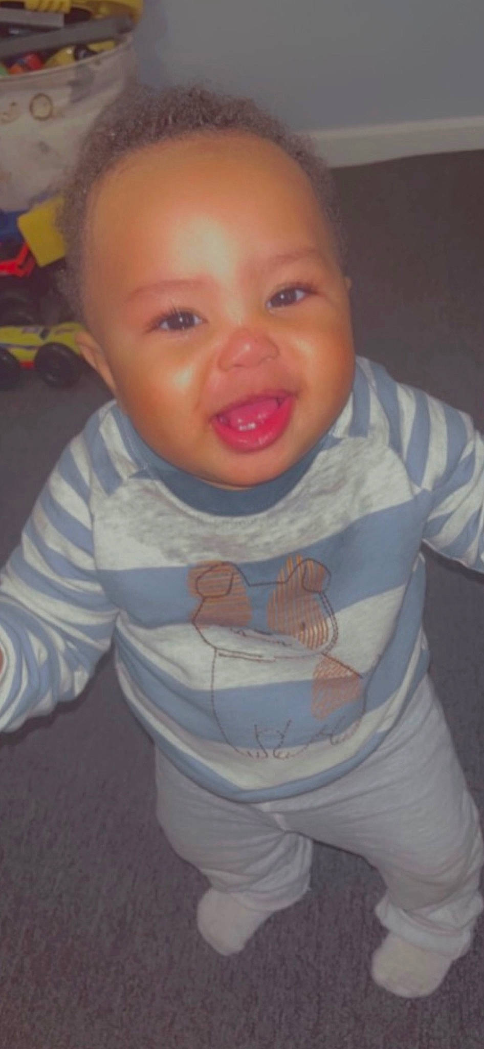 Carmelo is registered to the contest to win money with this photo: arm, baby, baby_toddler_clothing, cheek, cool, ear, eyebrow, finger, forehead, gesture, happy, human_body, iris, jaw, lip, mouth, nose, person, skin, sleeve