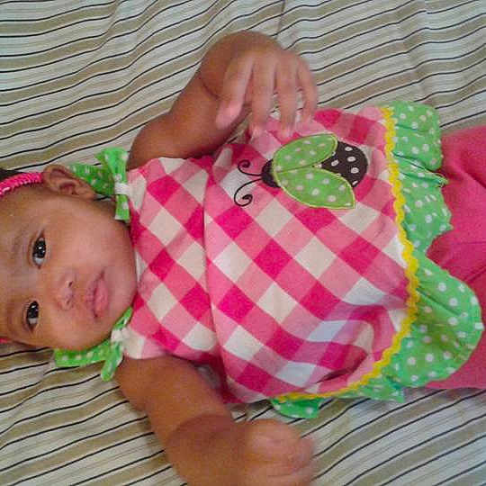 Mahogany is registered to the contest to win money with this photo: