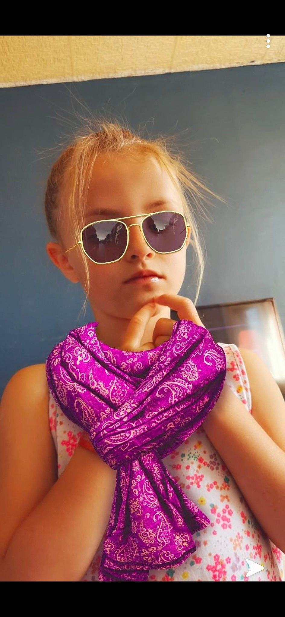 Nina a rejoint le concours — aidez-le/la à gagner de superbes lots ! child, cool, eyewear, face, fashion_accessory, glasses, goggles, hair, lip, magenta, neck, nose, person, personal_protective_equipment, photography, pink, scarf, sunglasses, toddler, vision_care