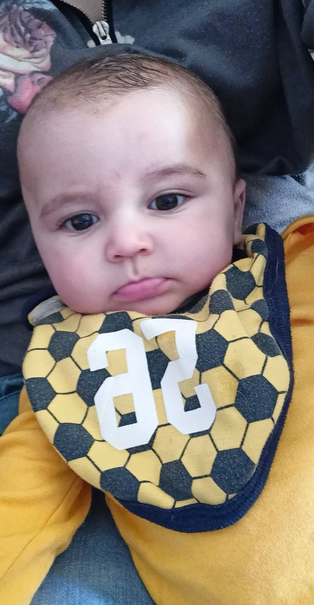 Izaak participe au concours pour gagner de l'argent avec cette photo : art, baby, baby_toddler_clothing, beauty, cheek, child, cool, design, eyelash, fun, head, nose, organ, pattern, person, skin, sleeve, textile, toddler, toy