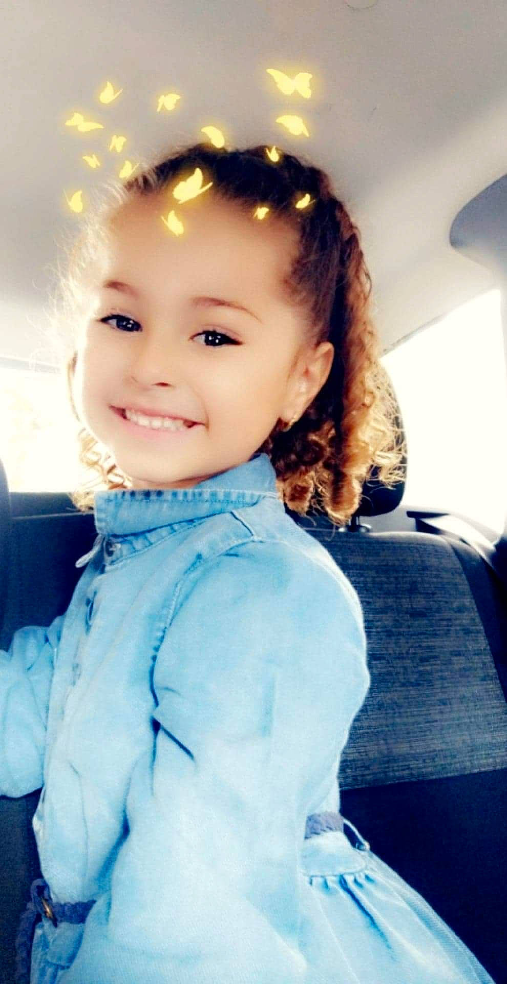 Meryam a rejoint le concours — aidez-le/la à gagner de superbes lots ! beauty, cheek, child, child_model, chin, ear, eye, face, facial_expression, forehead, fun, hair, hairstyle, happy, head, iris, joy, outerwear, person, skin