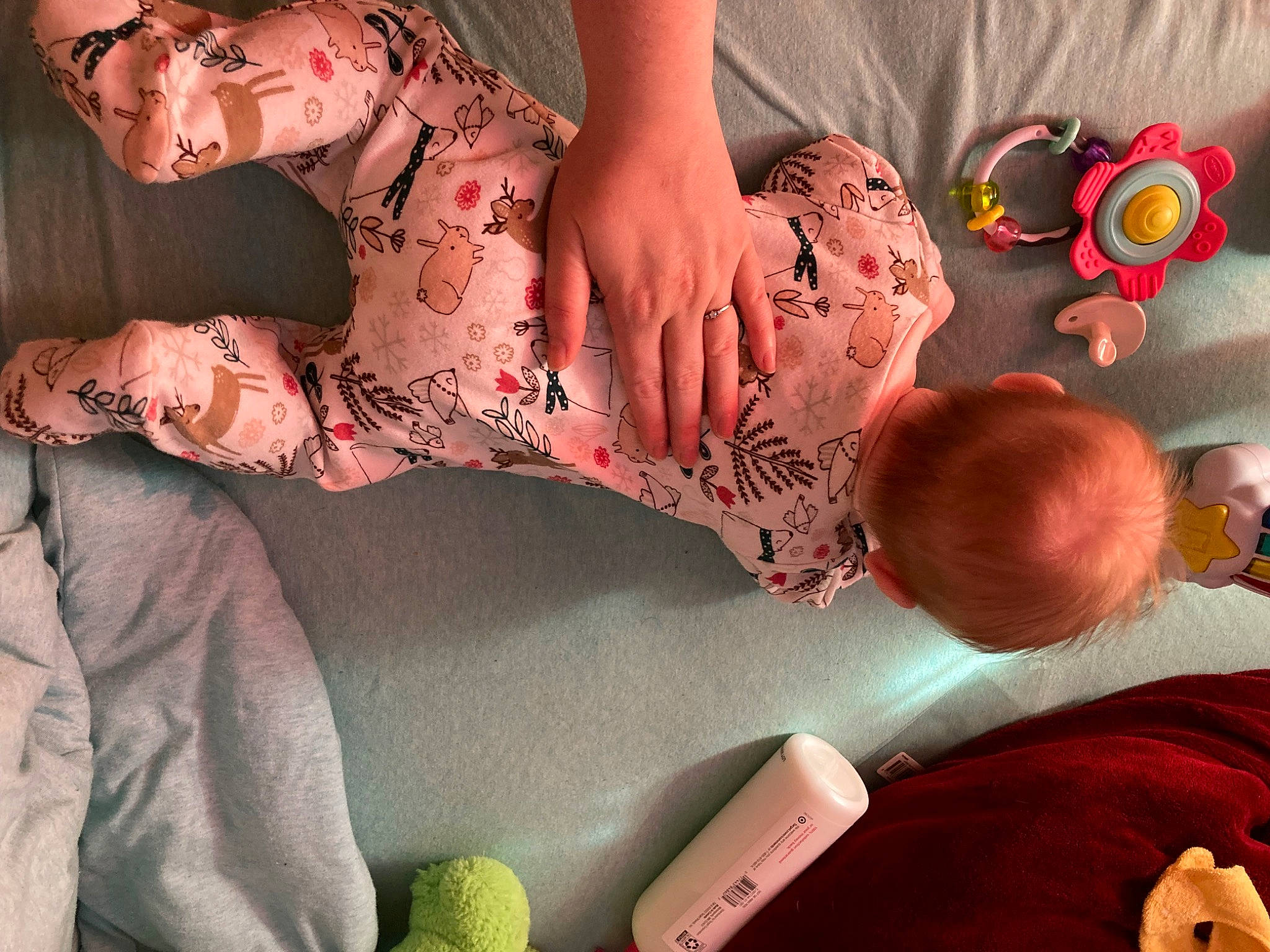 Alice joined the competition — help win amazing prizes! arm, chest, comfort, elbow, finger, gesture, hand, human, human_leg, joint, leg, mouth, muscle, neck, orange, organ, person, pink, tattoo, thigh