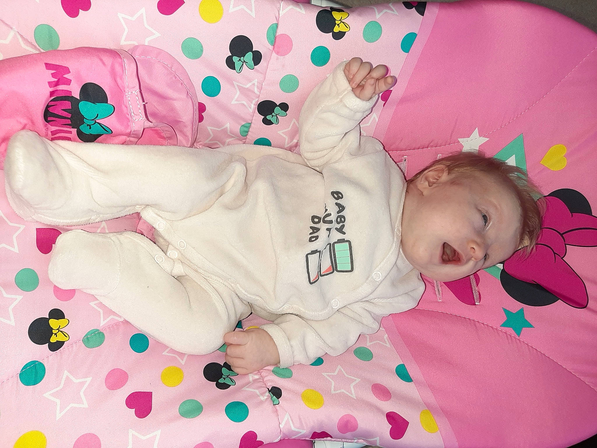 Elyana a rejoint le concours — aidez-le/la à gagner de superbes lots ! baby, baby_products, baby_sleeping, baby_toddler_clothing, bed, bedtime, child, linens, love, nap, nap_mat, pajamas, person, pink, play, product, room, sleep, smile, textile