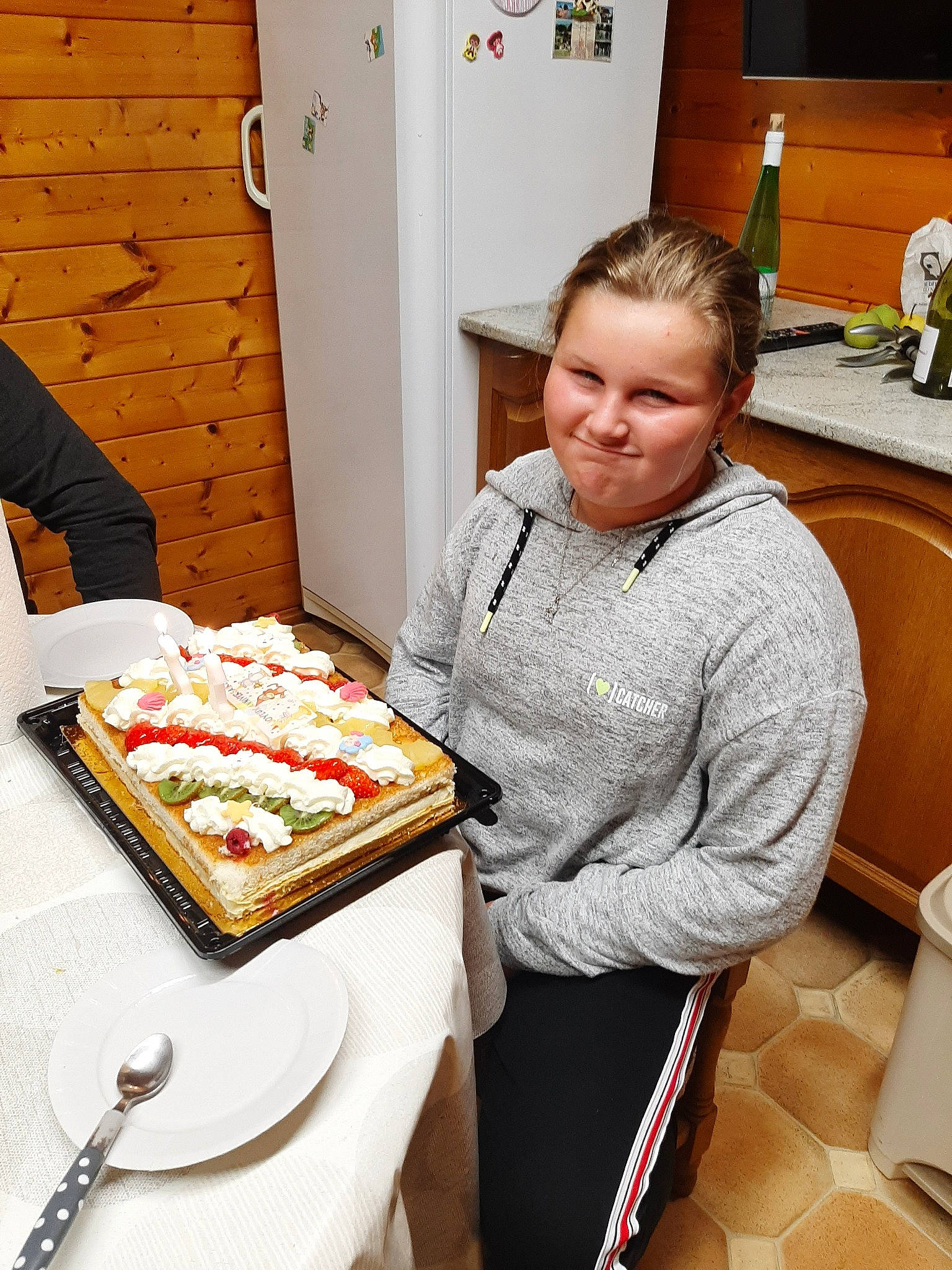 Jade participe au concours pour gagner de l'argent avec cette photo : baked_goods, baking, cake, cake_decorating, cuisine, dessert, dish, food, joy, person, torte