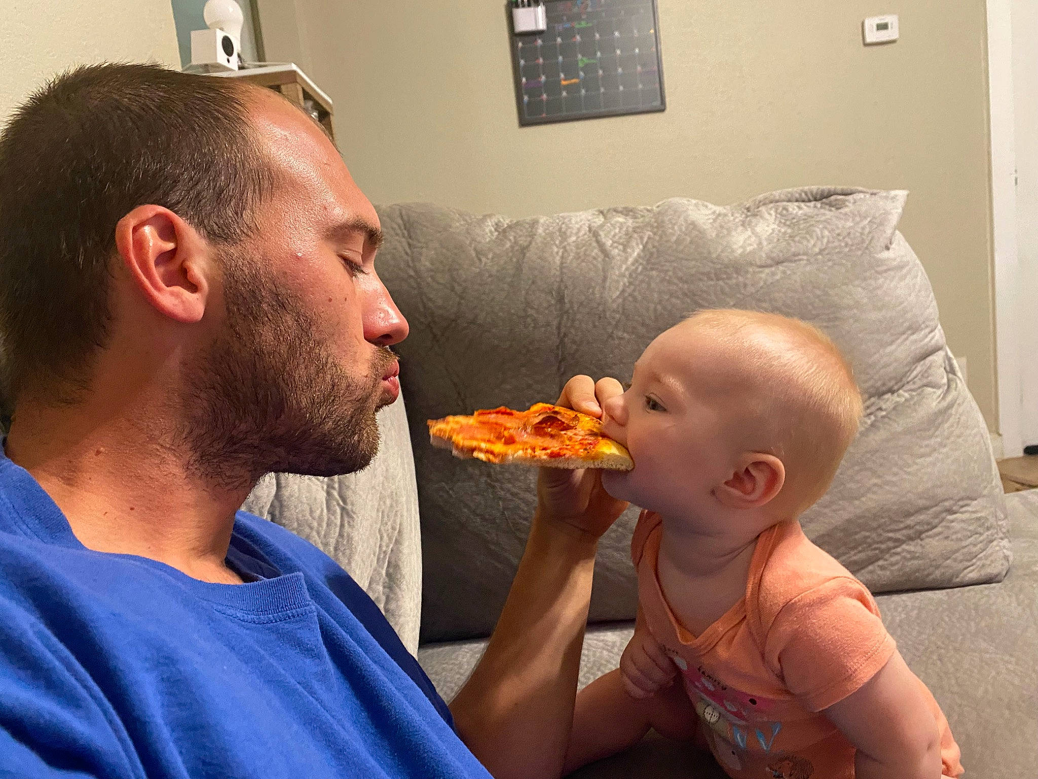 Andromeda is registered to the contest to win money with this photo: baby, beard, child, comfort, comfort_food, cuisine, dish, finger_food, food, food_craving, fun, happy, junk_food, mouth, muscle, orange, person, picture_frame, room, tableware