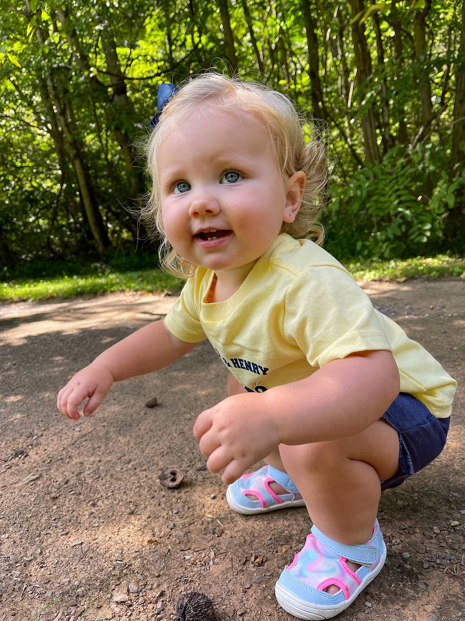Blayklee is registered to the contest to win money with this photo: baby, baby_toddler_clothing, child, eye, finger, garden, grass, happy, human_body, joy, leaf, leisure, people_in_nature, person, plant, recreation, smile, summer, sunlight, t_shirt