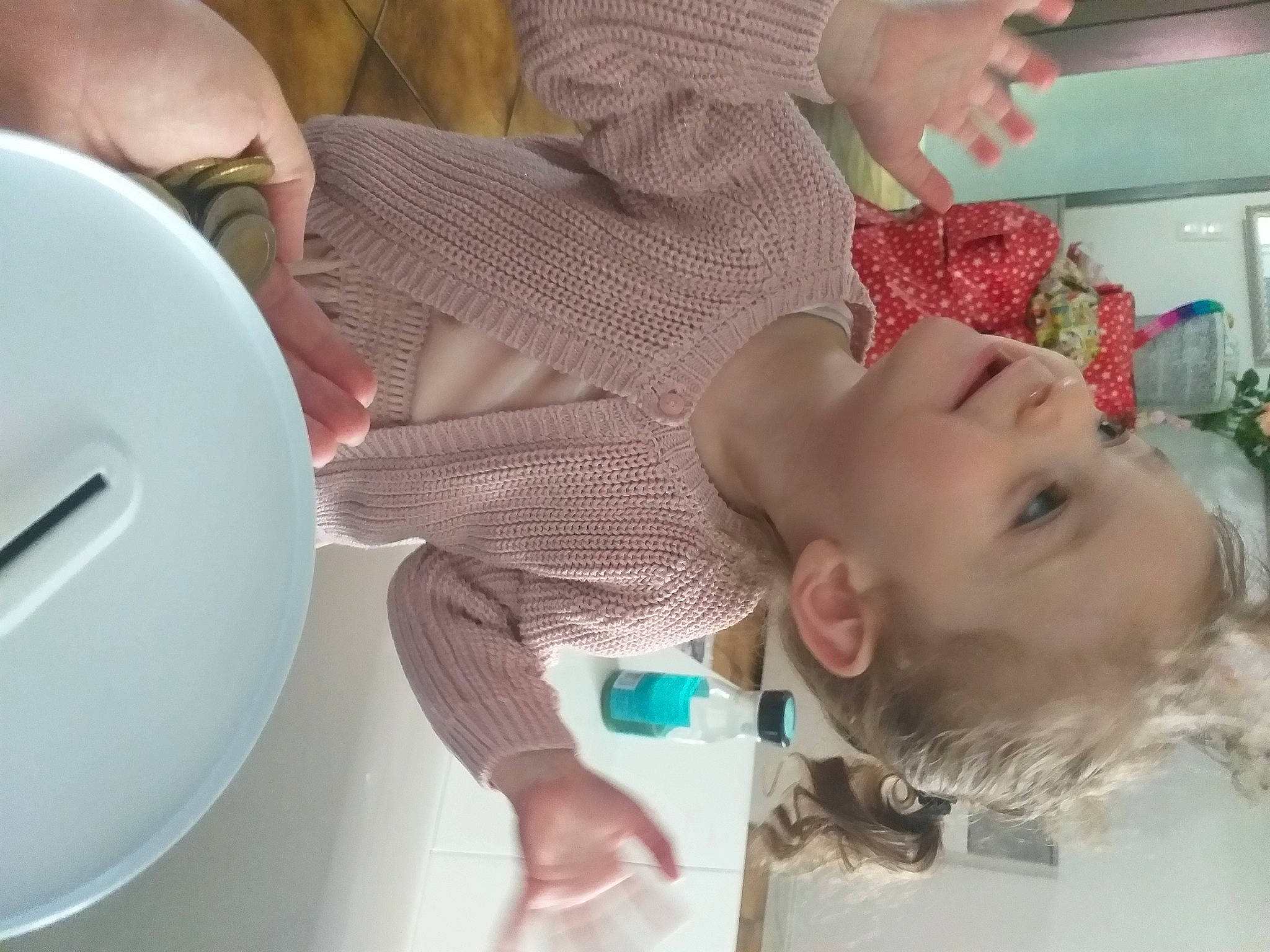 Alya participe au concours pour gagner de l'argent avec cette photo : baby, baby_products, baby_toddler_clothing, child, comfort, dishware, dress, ear, eyelash, happy, headgear, lip, mouth, neck, nose, person, pink, skin, tableware, textile