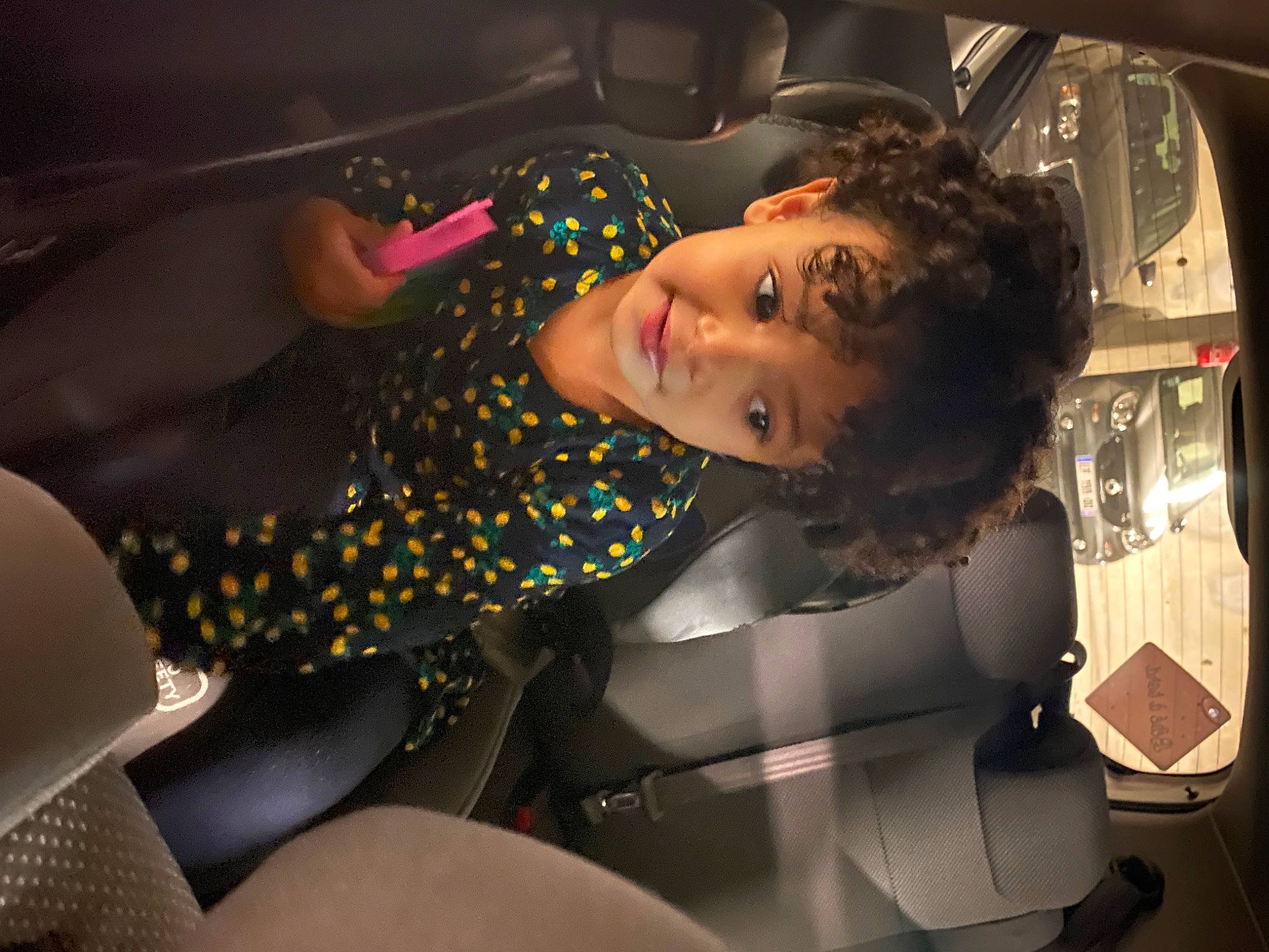 Sophie a rejoint le concours — aidez-le/la à gagner de superbes lots ! auto_part, automotive_design, automotive_exterior, automotive_lighting, black_hair, car_seat, cool, event, eyewear, flash_photography, fun, human_leg, leisure, luxury_vehicle, motor_vehicle, mouth, pattern, person, smile, thigh