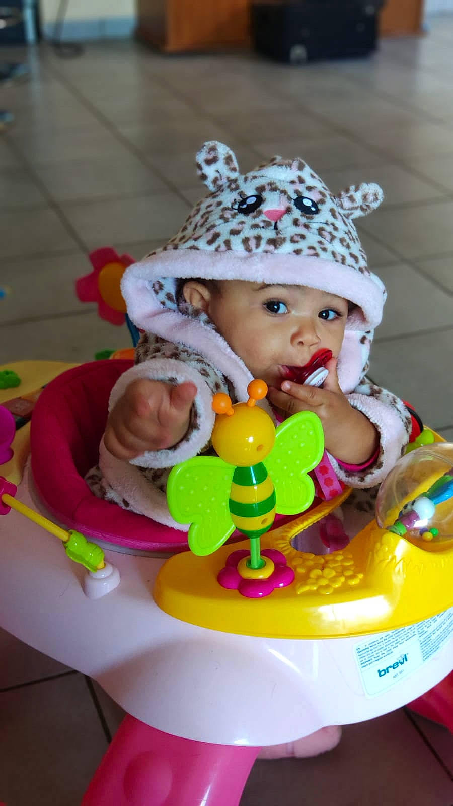 Ayana participe au concours pour gagner de l'argent avec cette photo : baby_products, birthday, cake, cake_decorating, child, headwear, infant, person, play, product, sugar_paste, sweetness, toddler, torte, toy