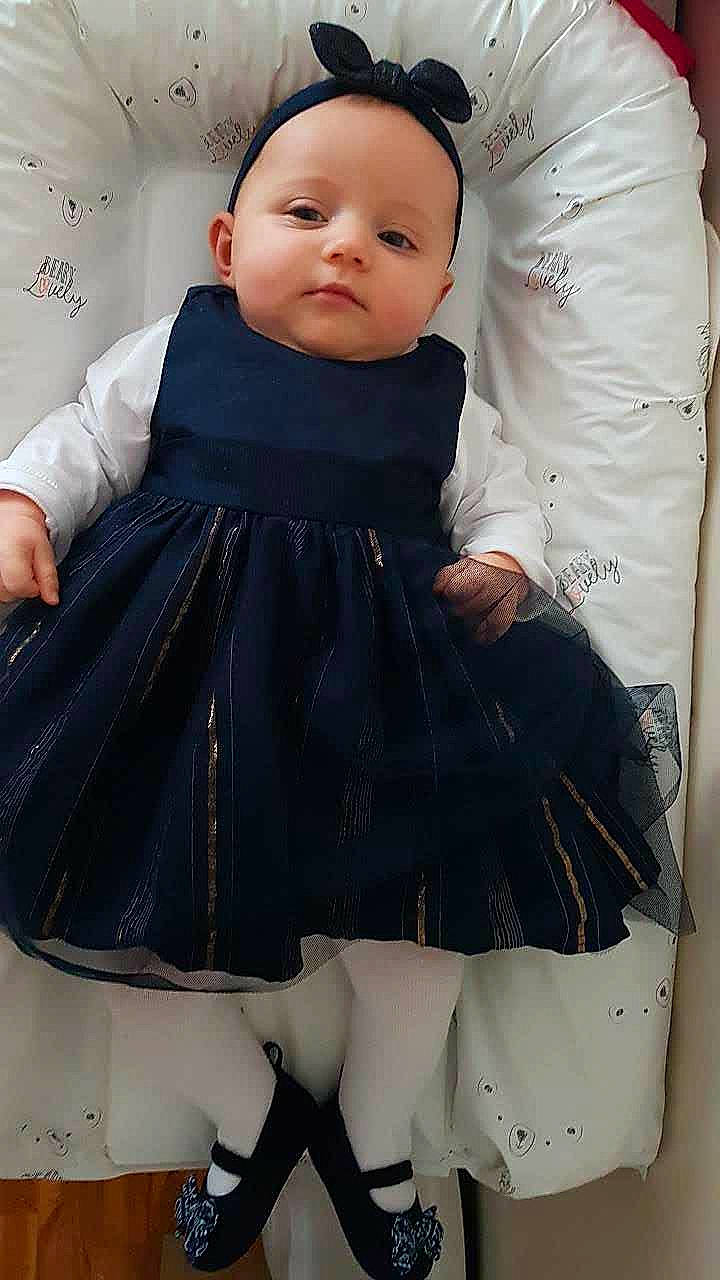 Lizéa a rejoint le concours — aidez-le/la à gagner de superbes lots ! baby, cheek, child, dress, pattern, person, skin, toddler