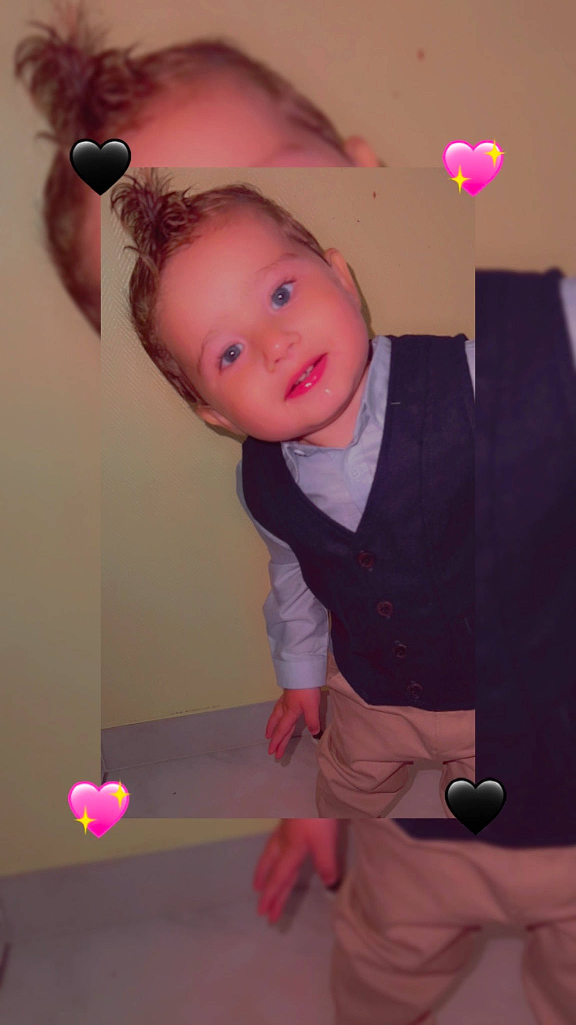 Lewys participe au concours pour gagner de l'argent avec cette photo : baby, baby_toddler_clothing, cheek, child, facial_expression, flooring, formal_wear, fun, happy, magenta, party_supply, pattern, person, pink, red, room, sleeve, smile, standing, suit