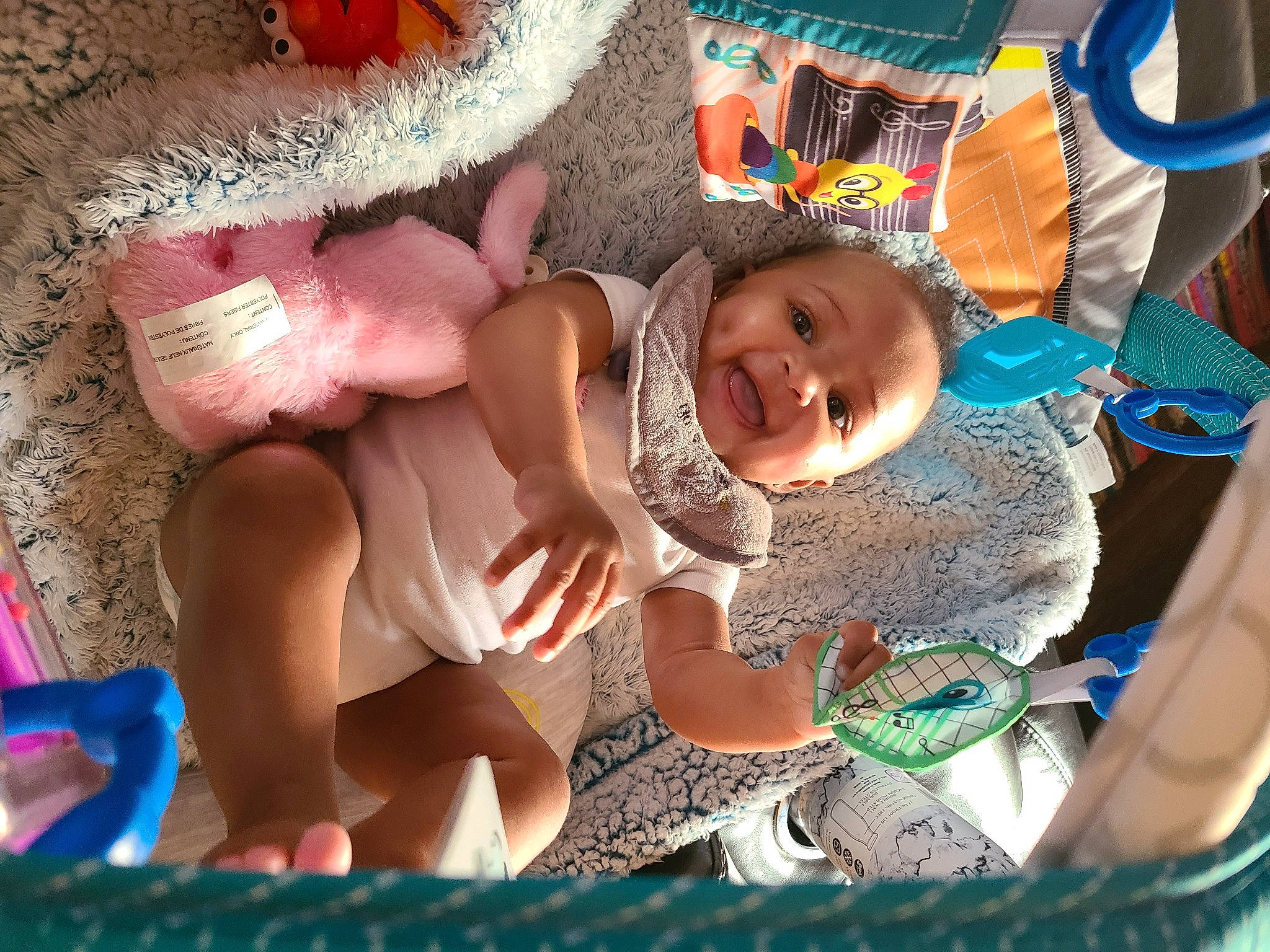 Kitana is registered to the contest to win money with this photo: baby, baby_toddler_clothing, barefoot, child, event, fashion_accessory, foot, fun, happy, human_leg, laugh, leisure, party, person, play, recreation, smile, sun_hat, thigh, toddler