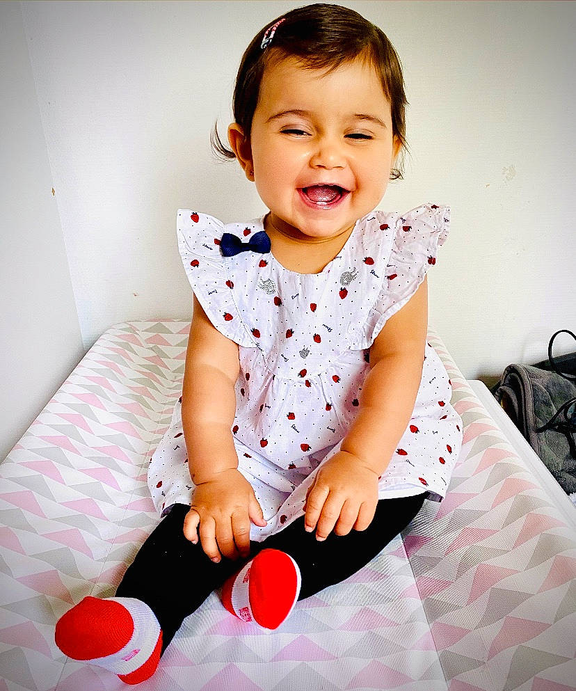 Linoa a rejoint le concours — aidez-le/la à gagner de superbes lots ! baby, baby_toddler_clothing, beauty, child, child_model, design, dress, finger, footwear, happy, lip, pattern, person, photography, pink, polka_dot, product, shoe, skin, sleeve