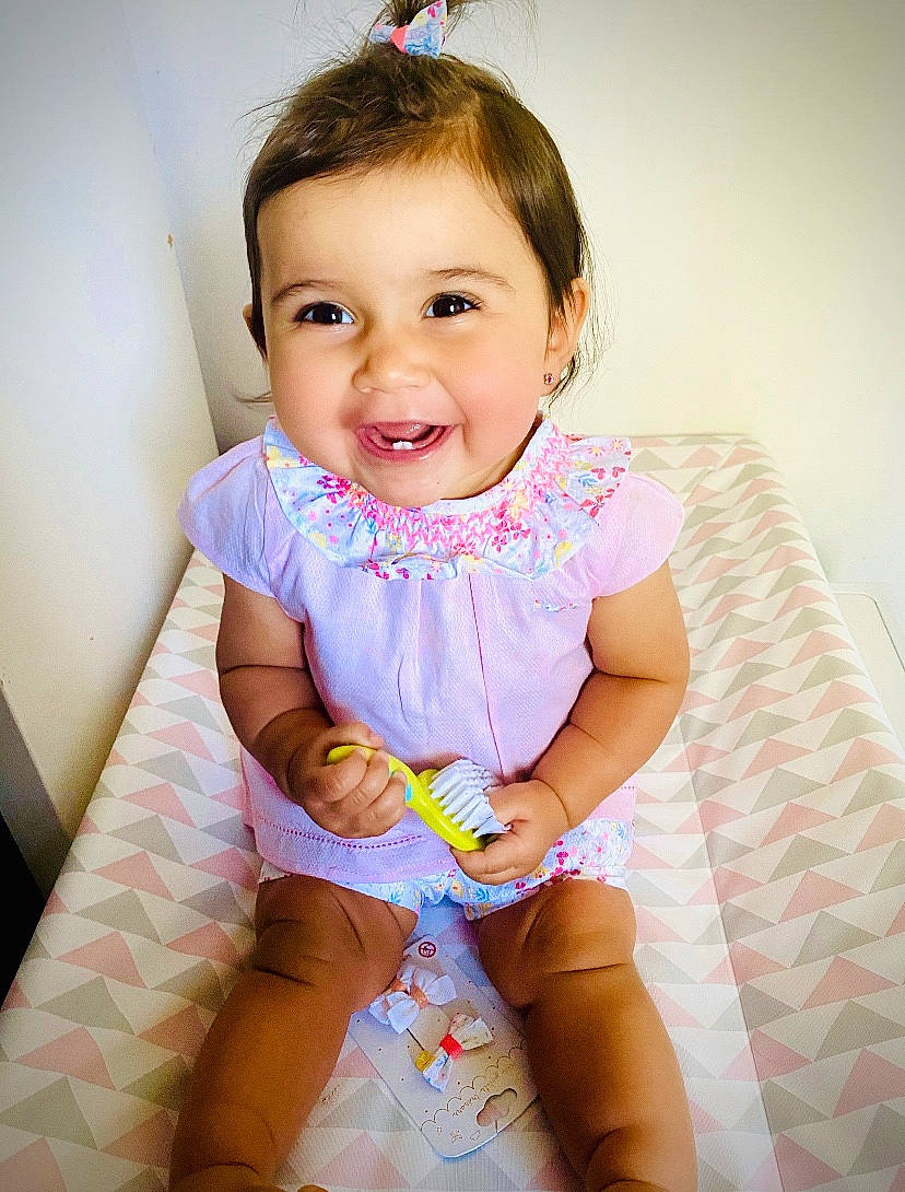 Linoa a rejoint le concours — aidez-le/la à gagner de superbes lots ! baby, baby_toddler_clothing, beauty, cheek, child, face, head, joy, lip, person, pink, skin, smile, toddler, yellow