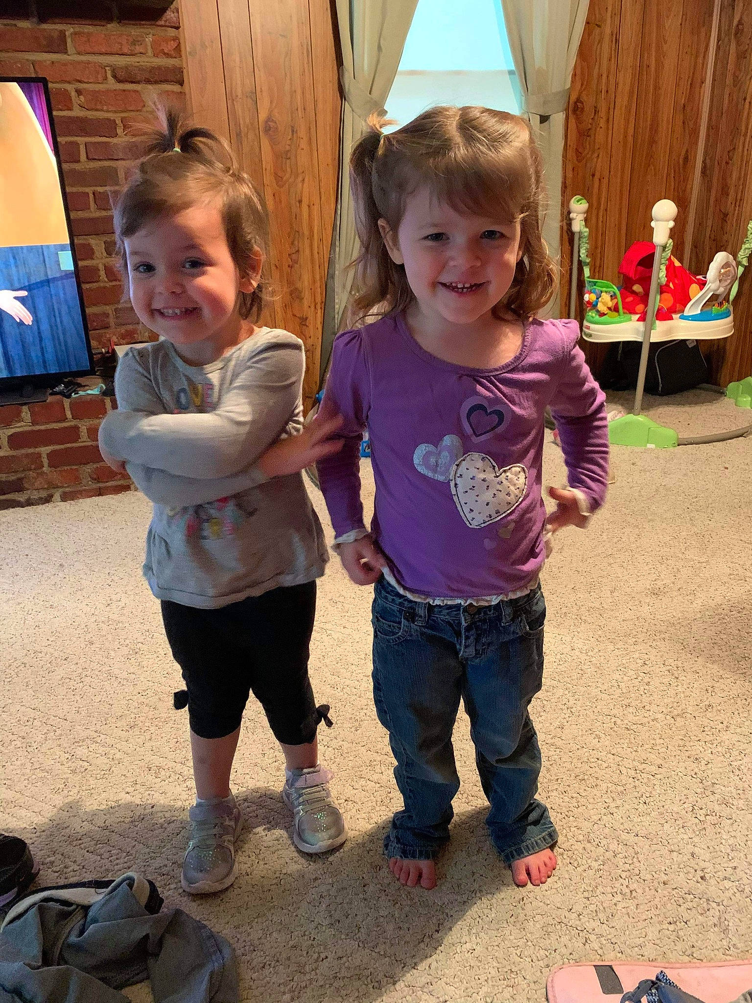 Saphira is registered to the contest to win money with this photo: cool, eye, face, facial_expression, fun, hair, hairstyle, happy, head, joint, joy, leg, leisure, organ, person, shoe, shoulder, smile, sneakers, standing