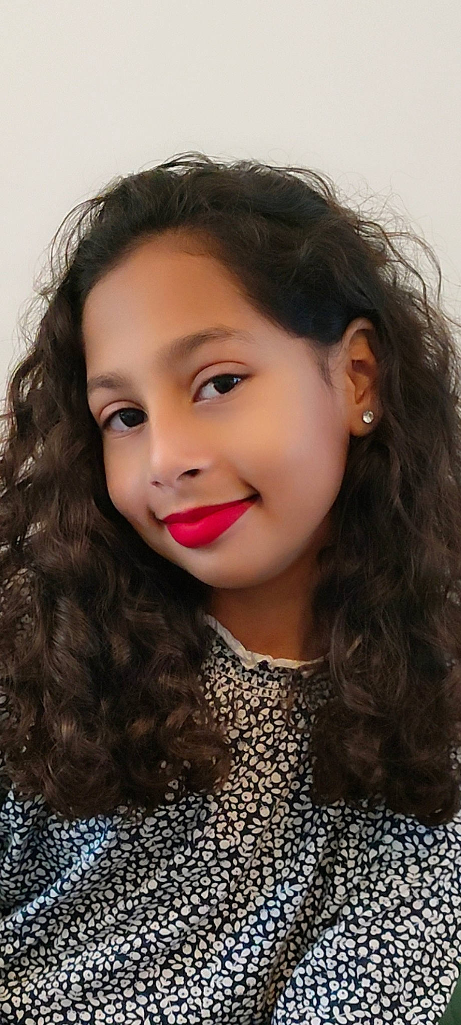 Lyah a rejoint le concours — aidez-le/la à gagner de superbes lots ! cheek, chin, eye, eyebrow, eyelash, fashion, flash_photography, forehead, hair, head, iris, jaw, joy, lip, lipstick, makeover, neck, nose, organ, person