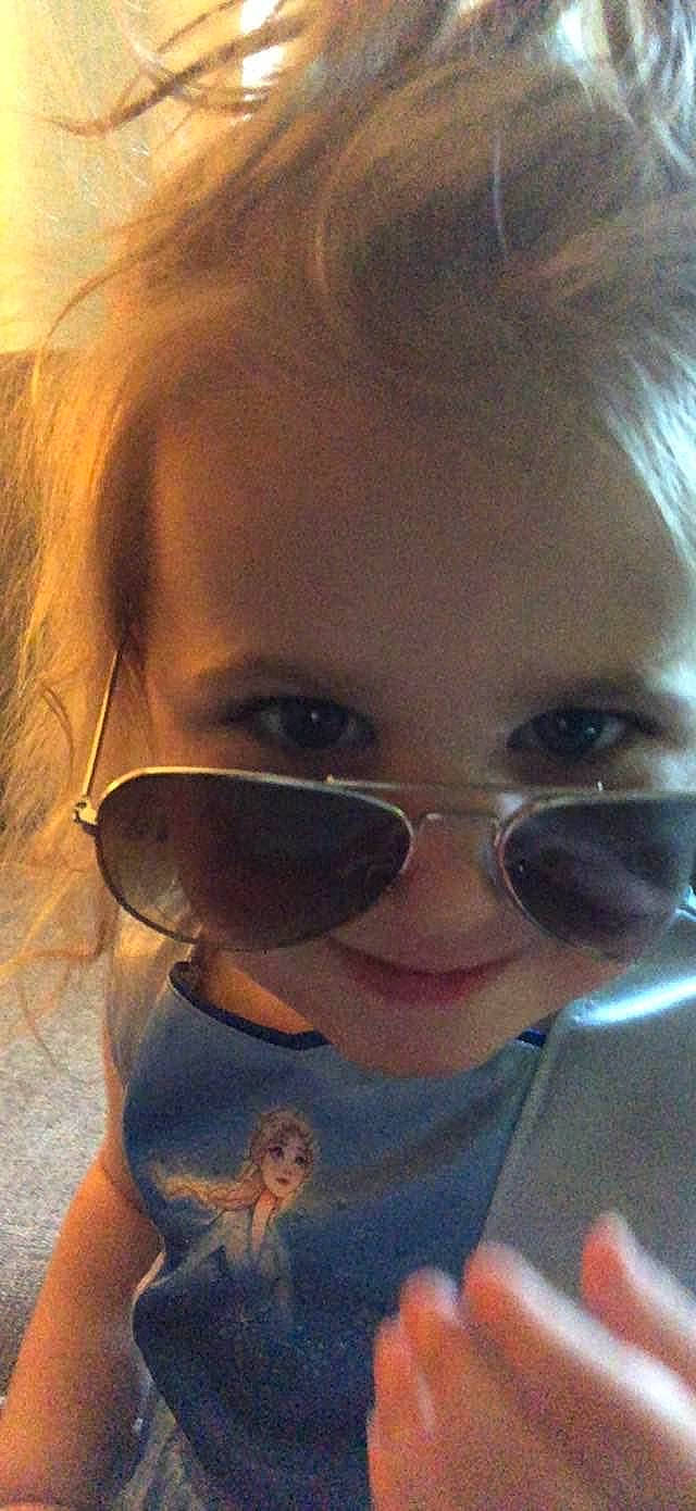 Charli is registered to the contest to win money with this photo: cheek, cool, eye_glass_accessory, eyebrow, eyelash, eyewear, finger, glasses, goggles, hair, happy, iris, lip, mouth, nose, person, selfie, skin, smile, sunglasses