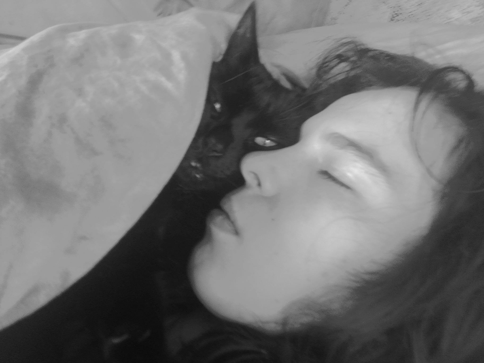 Sirius participe au concours pour gagner de l'argent avec cette photo : beauty, black, black_and_white, cheek, chin, emotion, eye, eyebrow, face, forehead, girl, head, lip, monochrome_photography, mouth, nose, person, photograph, photography, white