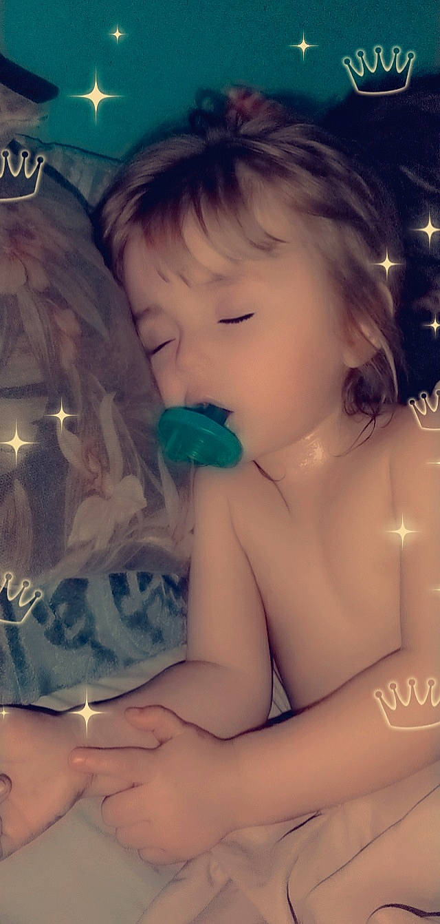 Malaya joined the competition — help win amazing prizes! arm, cheek, cool, ear, eye, eyebrow, eyelash, facial_expression, finger, flash_photography, hairstyle, hand, happy, iris, lip, mouth, nose, organ, person, skin