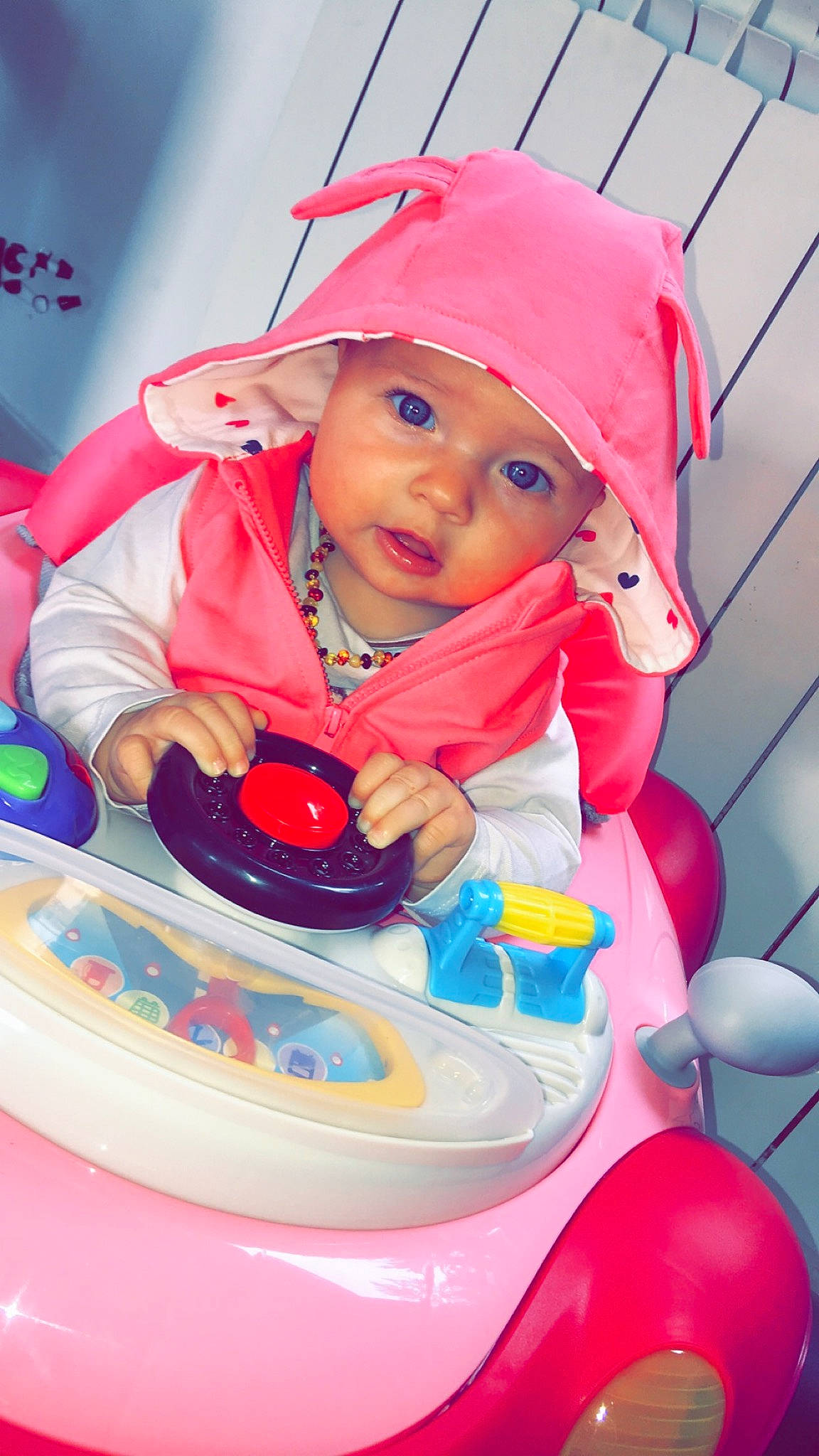 Julianna a rejoint le concours — aidez-le/la à gagner de superbes lots ! baby, baby_products, child, headwear, person, pink, play, product, skin, smile, toddler