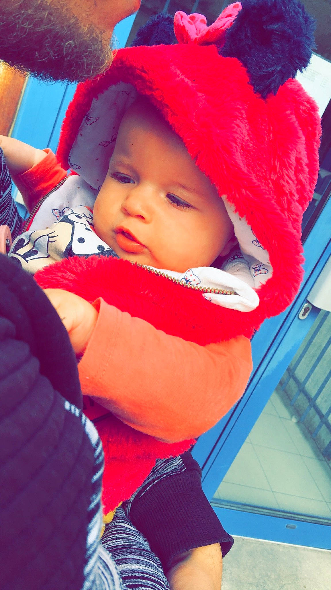 Julianna participe au concours pour gagner de l'argent avec cette photo : baby, baby_products, beauty, cheek, child, cool, eye, face, happy, head, headgear, headwear, lip, nose, person, pink, play, product, red, skin