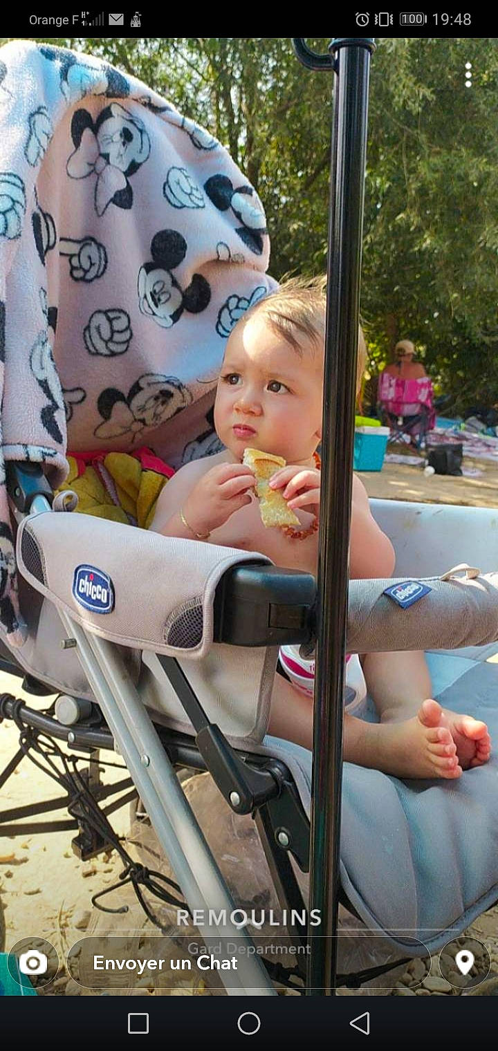 Alexia a rejoint le concours — aidez-le/la à gagner de superbes lots ! baby, baby_carriage, baby_toddler_clothing, beauty, bicycle_tire, child, comfort, fun, hand, leisure, person, product, recreation, shorts, sitting, skin, summer, tire, toddler, tree