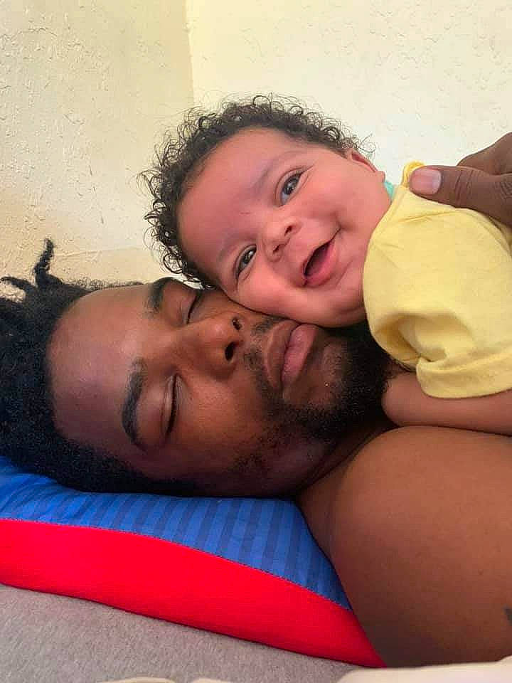 Chayse is registered to the contest to win money with this photo: cheek, chin, comfort, eye, eyebrow, facial_expression, gesture, hairstyle, happy, human_body, interaction, joint, lip, mouth, muscle, neck, nose, person, shoulder, skin