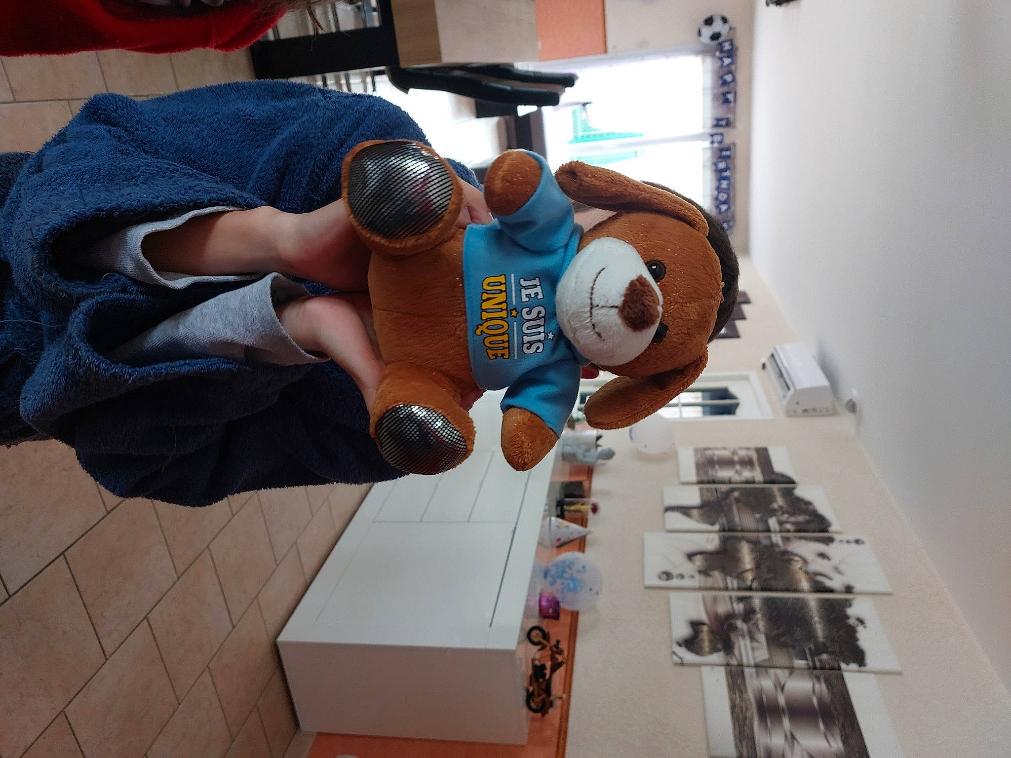 Ilan participe au concours pour gagner de l'argent avec cette photo : animation, art, camera, cameras_optics, engineering, fun, machine, room, t_shirt, toy, visual_arts, wrist