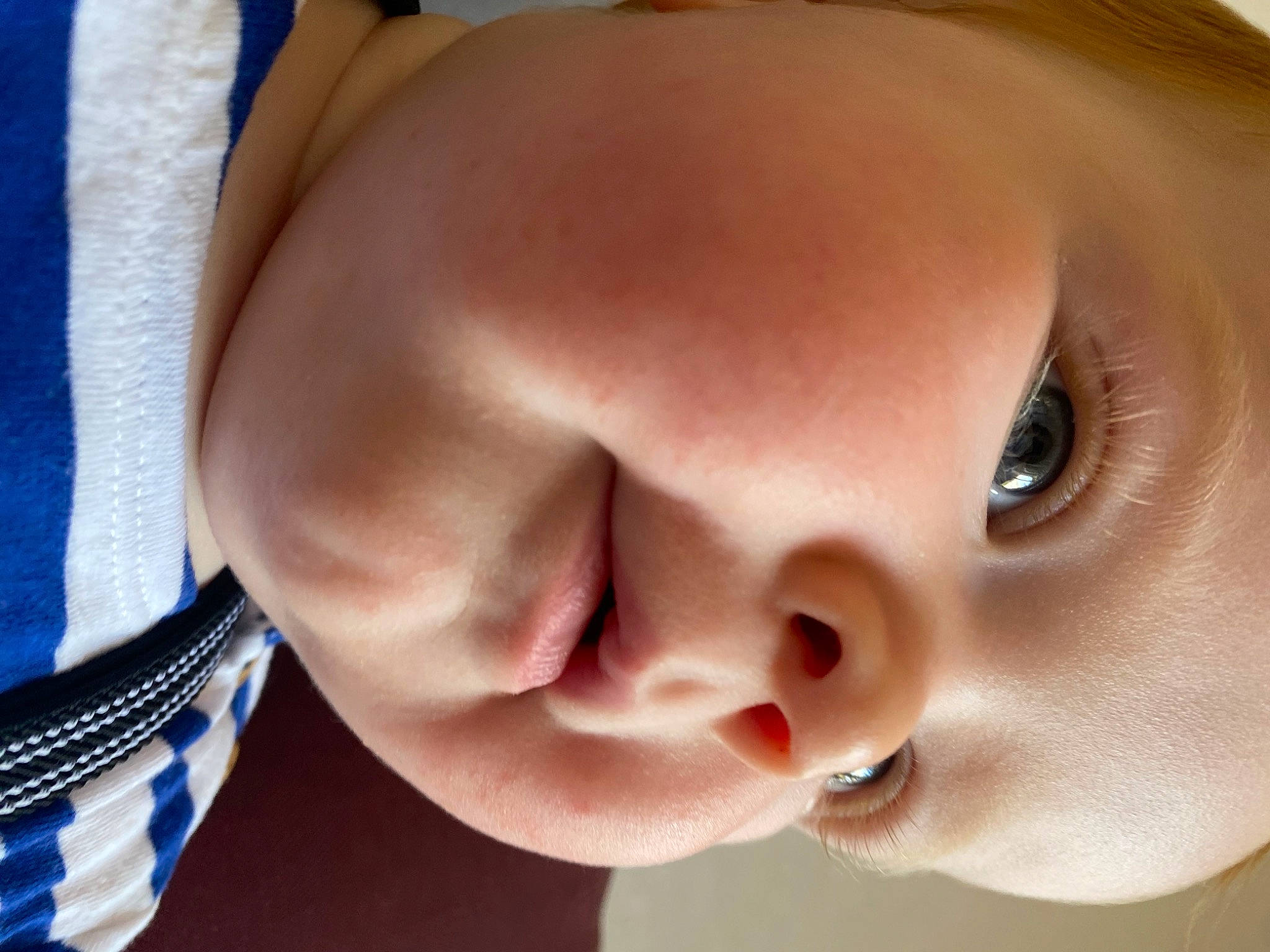 Calixte a rejoint le concours — aidez-le/la à gagner de superbes lots ! baby, baby_sleeping, cheek, child, chin, comfort, ear, eye, eyebrow, eyelash, finger, gesture, happy, iris, jaw, lip, mouth, nose, person, skin